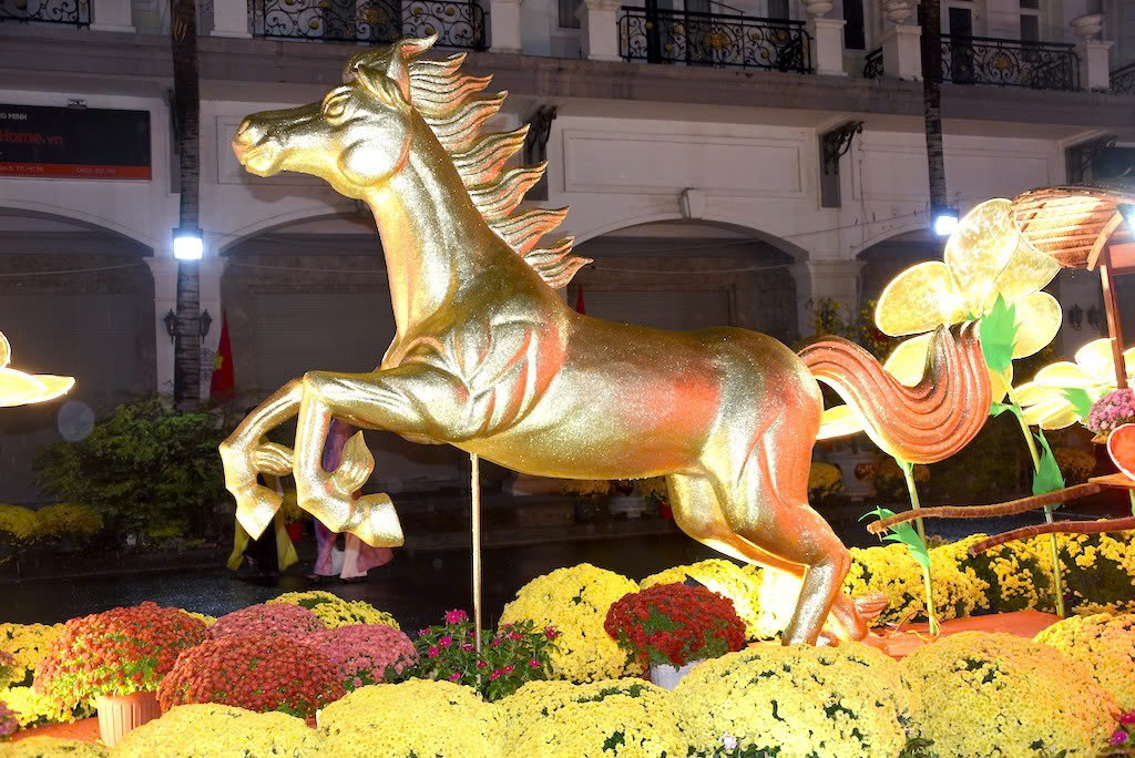 Hội hoa xu&acirc;n Ph&uacute; Mỹ Hưng, chợ hoa B&igrave;nh Đ&ocirc;ng mở cửa, giữ trọn &ldquo;hồn Xu&acirc;n&rdquo; S&agrave;i G&ograve;n- Ảnh 1.