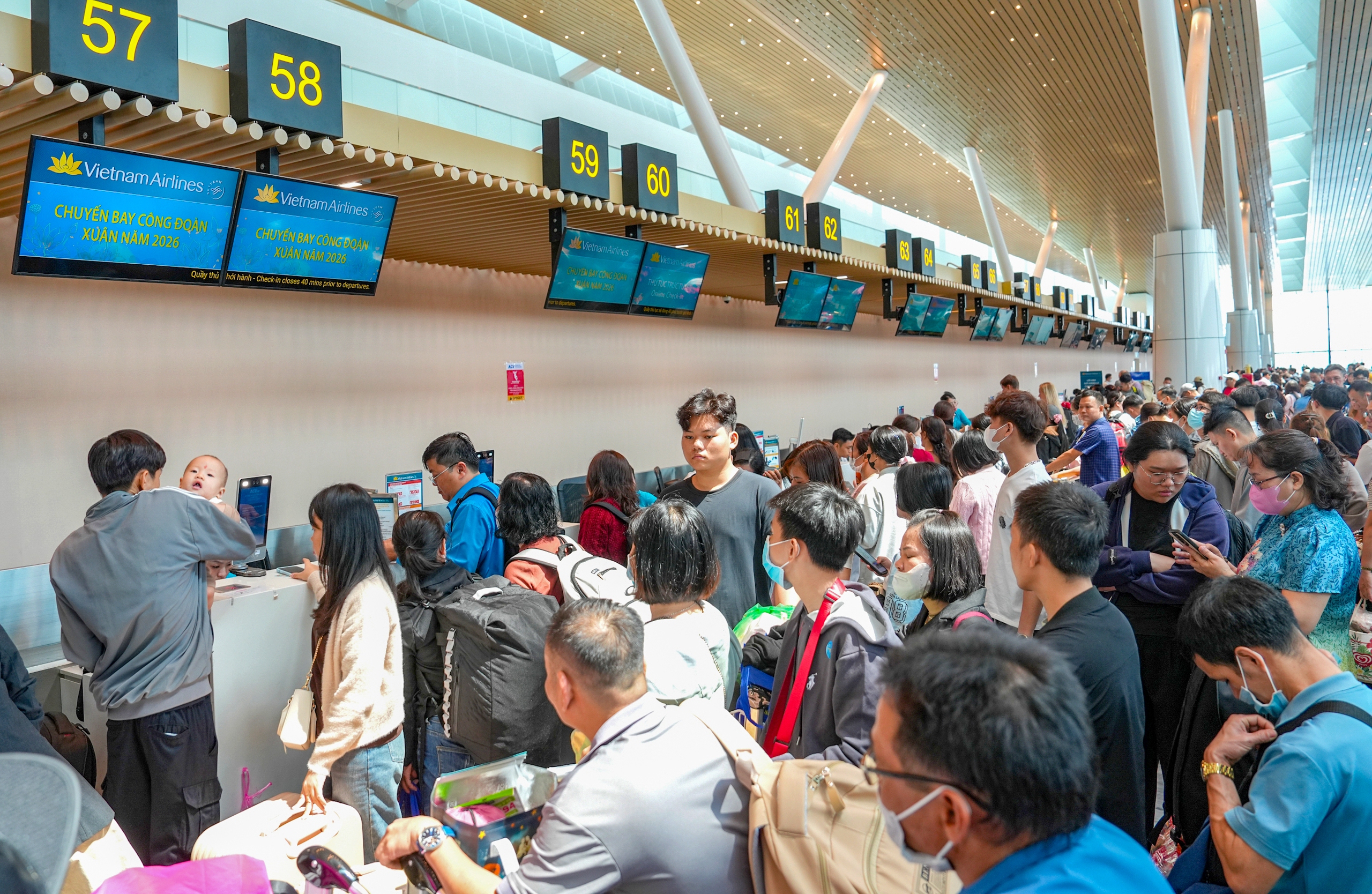 Những chuyến bay đặc biệt đưa người lao động về qu&ecirc; đ&oacute;n Tết- Ảnh 2.