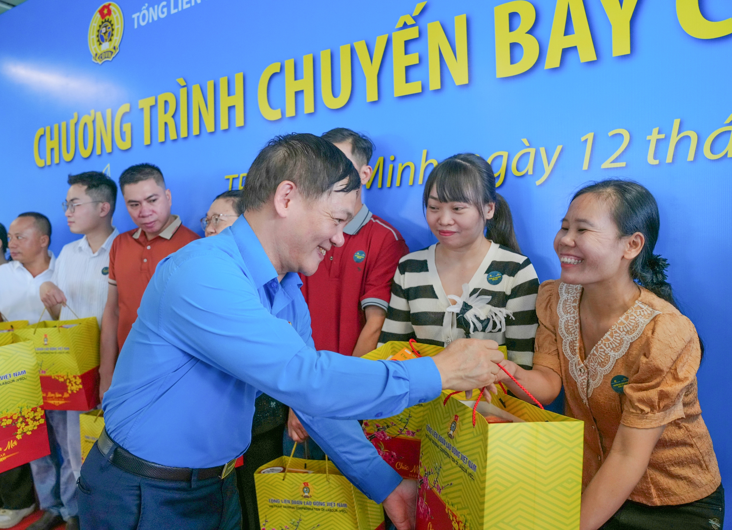 Những chuyến bay đặc biệt đưa người lao động về qu&ecirc; đ&oacute;n Tết- Ảnh 5.