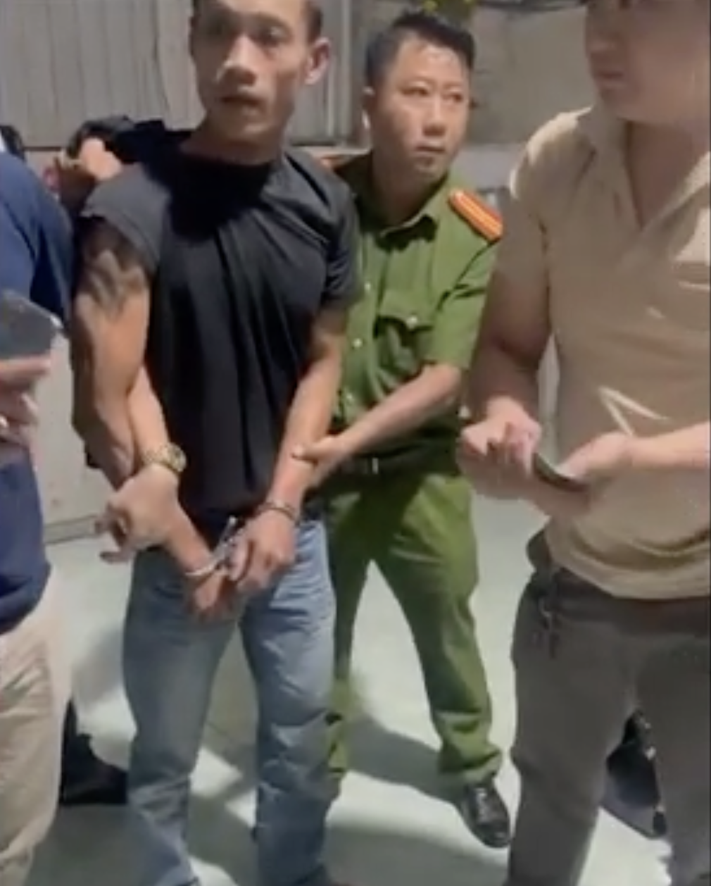 TP.HCM: Kh&aacute;m ph&aacute; nhanh vụ cướp giật nhẫn v&agrave;ng tại tiệm v&agrave;ng Kim Chi 2- Ảnh 2.