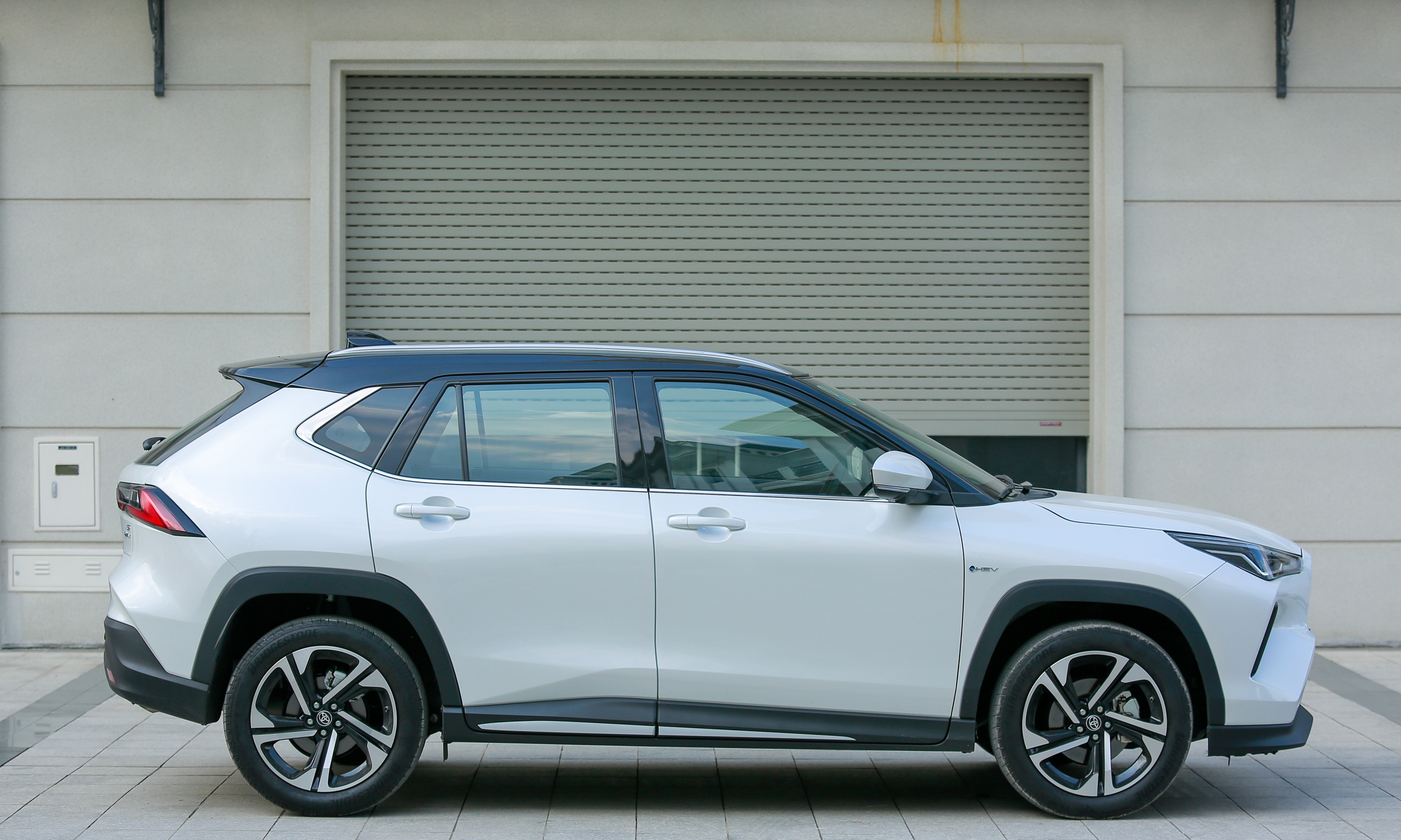 Omoda C5 Hybrid sắp ra mắt, đối đầu Toyota Yaris Cross- Ảnh 3.