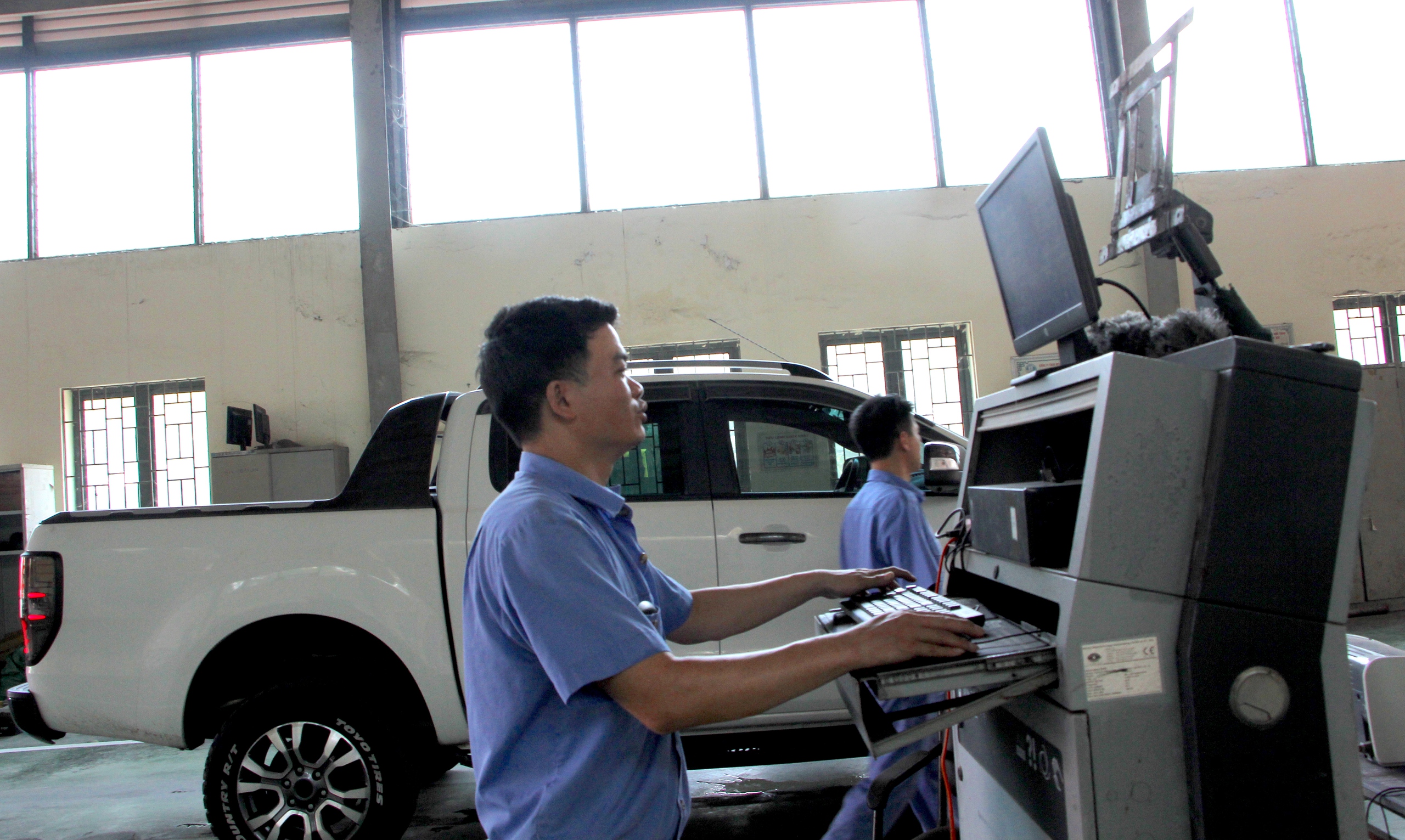 Siết kiểm định kh&iacute; thải &ocirc; t&ocirc; lưu h&agrave;nh từ 1/3, chủ xe cần lưu &yacute; g&igrave;?- Ảnh 2.