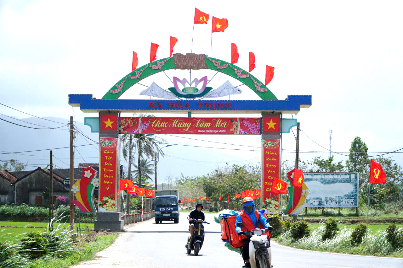 B&agrave; con rốn lũ Ph&uacute; Y&ecirc;n: Rộn r&agrave;ng đ&oacute;n Tết trong ng&ocirc;i nh&agrave; mới- Ảnh 1.