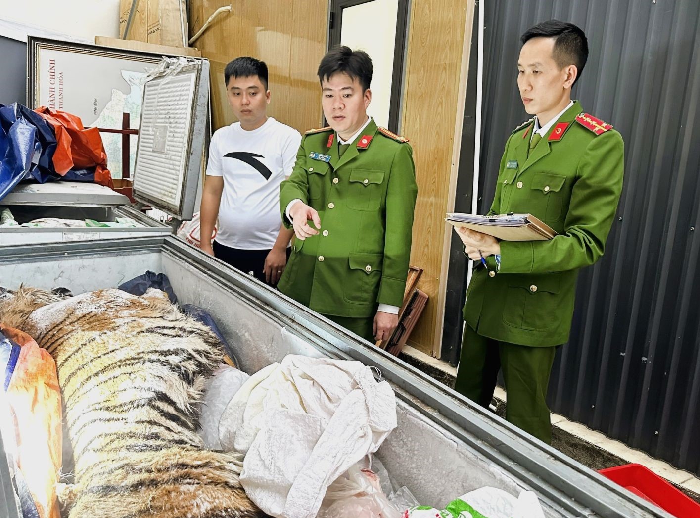 Thanh H&oacute;a: Triệt ph&aacute; đường d&acirc;y mua b&aacute;n, nấu cao hổ- Ảnh 2.