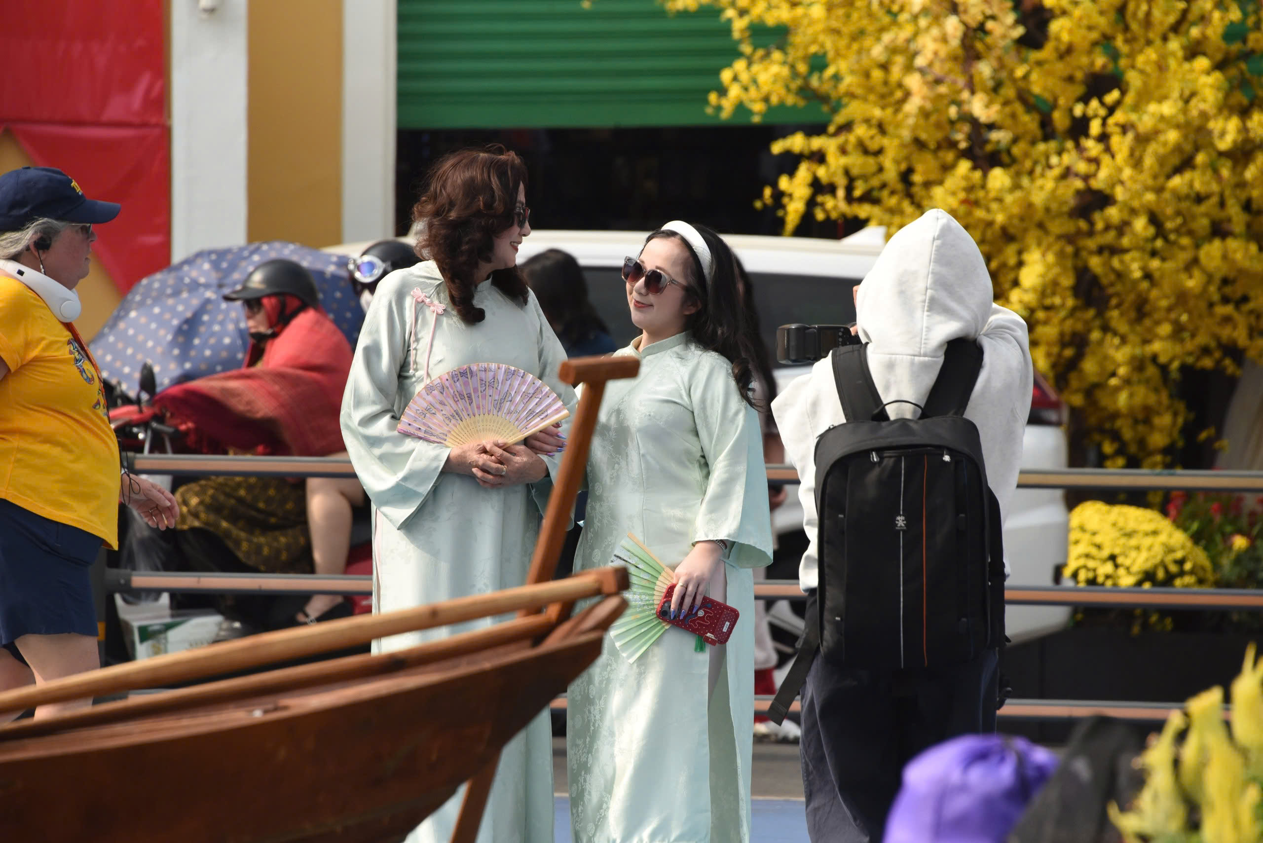 TP.HCM rộn ràng điểm du xuân, thu hút người dân dịp tết Bính Ngọ 2026- Ảnh 19. TP.HCM rộn ràng điểm du xuân, thu hút người dân dịp tết Bính Ngọ 2026- Ảnh 19.