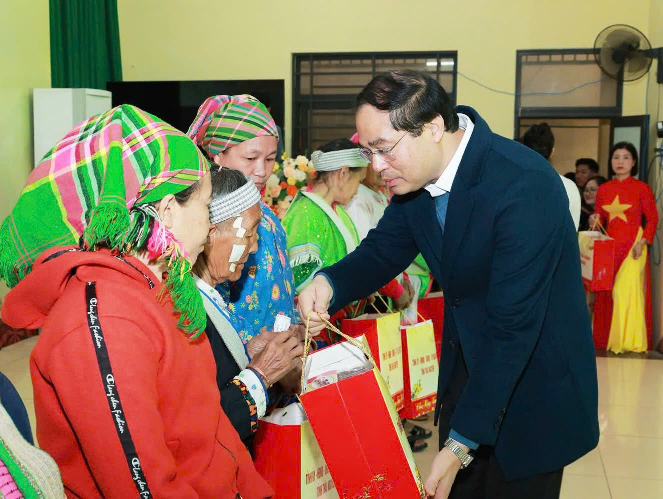 Th&aacute;i Nguy&ecirc;n bảo đảm Tết ấm cho người ngh&egrave;o- Ảnh 2.