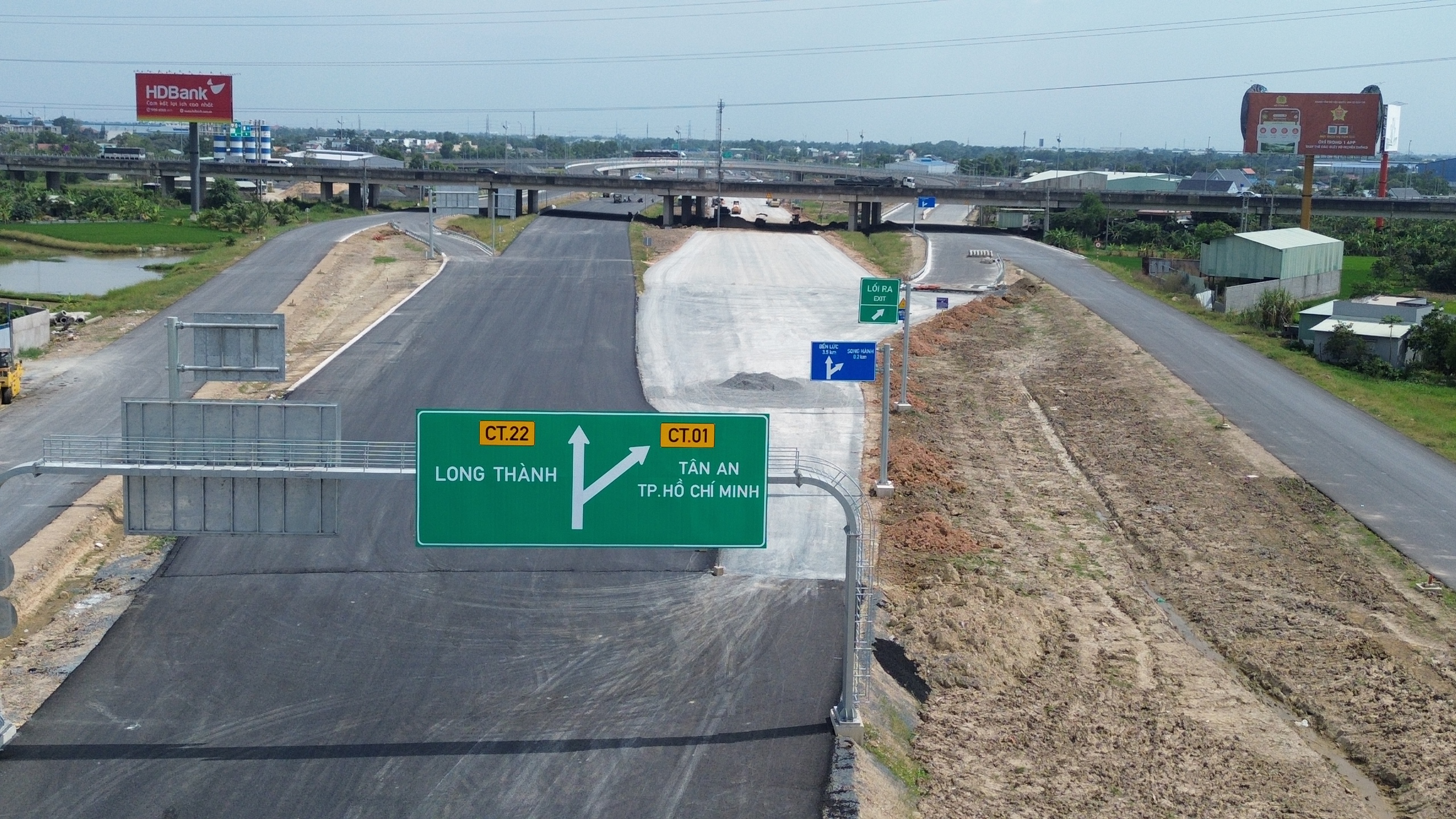 Dự án Vành đai 3 qua Tây Ninh tăng tốc về đích, đã hoàn thành hơn 90% khối lượng- Ảnh 7. Dự án Vành đai 3 qua Tây Ninh tăng tốc về đích, đã hoàn thành hơn 90% khối lượng- Ảnh 7.