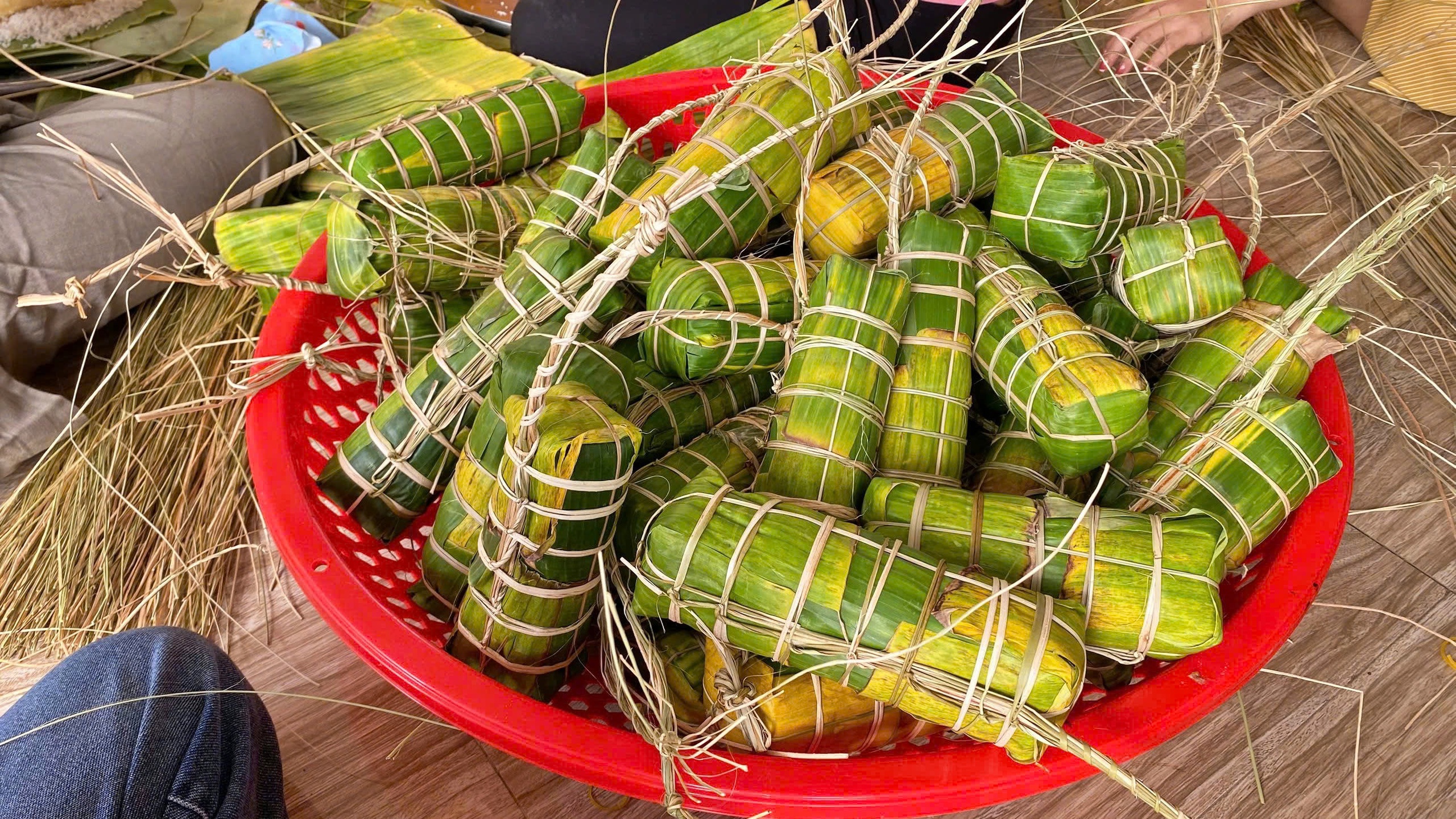 Giữ lửa nồi b&aacute;nh nghĩa t&igrave;nh: Kh&ocirc;ng kh&iacute; đ&oacute;n Tết rộn r&agrave;ng khắp c&aacute;c tỉnh ph&iacute;a Nam- Ảnh 18.