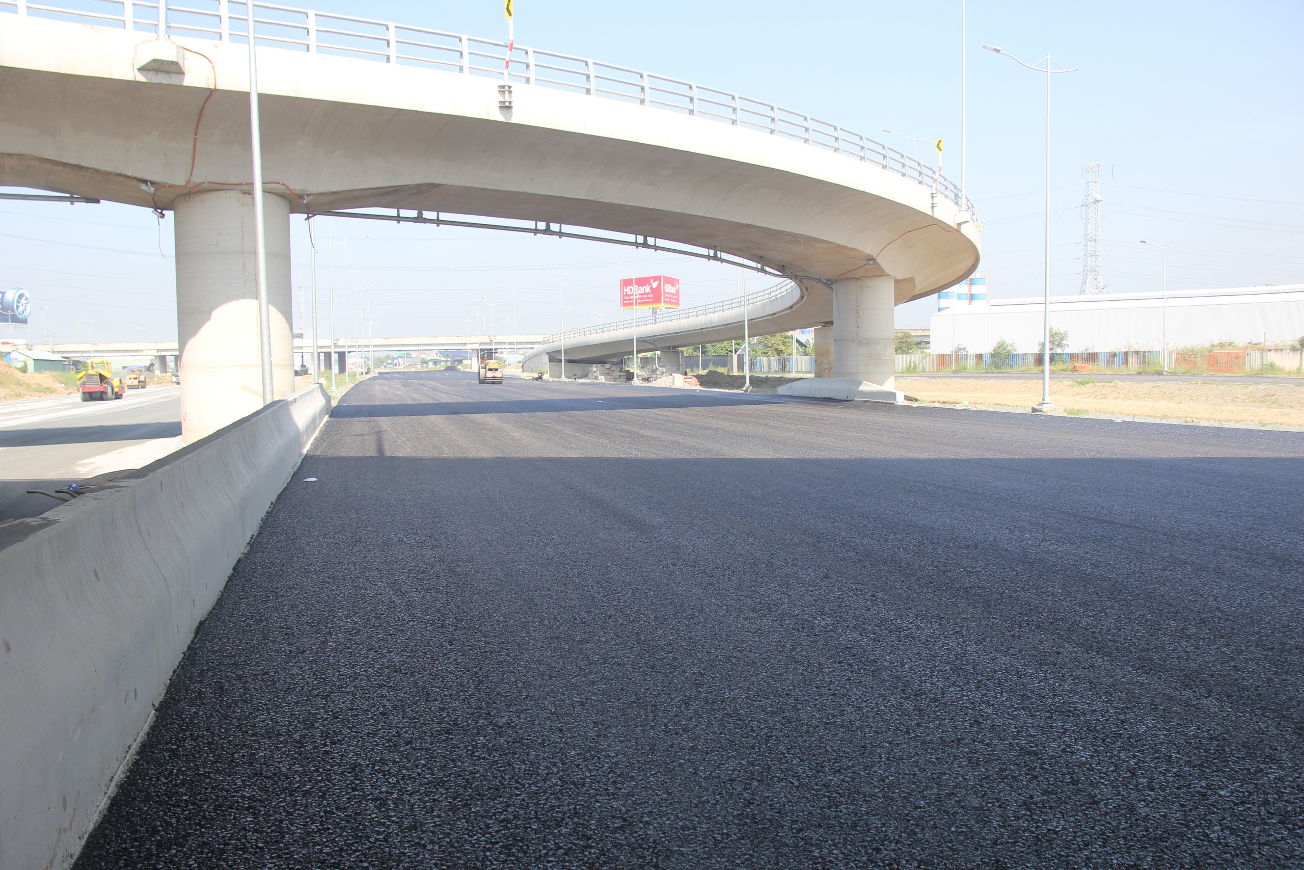 Dự án Vành đai 3 qua Tây Ninh tăng tốc về đích, đã hoàn thành hơn 90% khối lượng- Ảnh 3. Dự án Vành đai 3 qua Tây Ninh tăng tốc về đích, đã hoàn thành hơn 90% khối lượng- Ảnh 3.