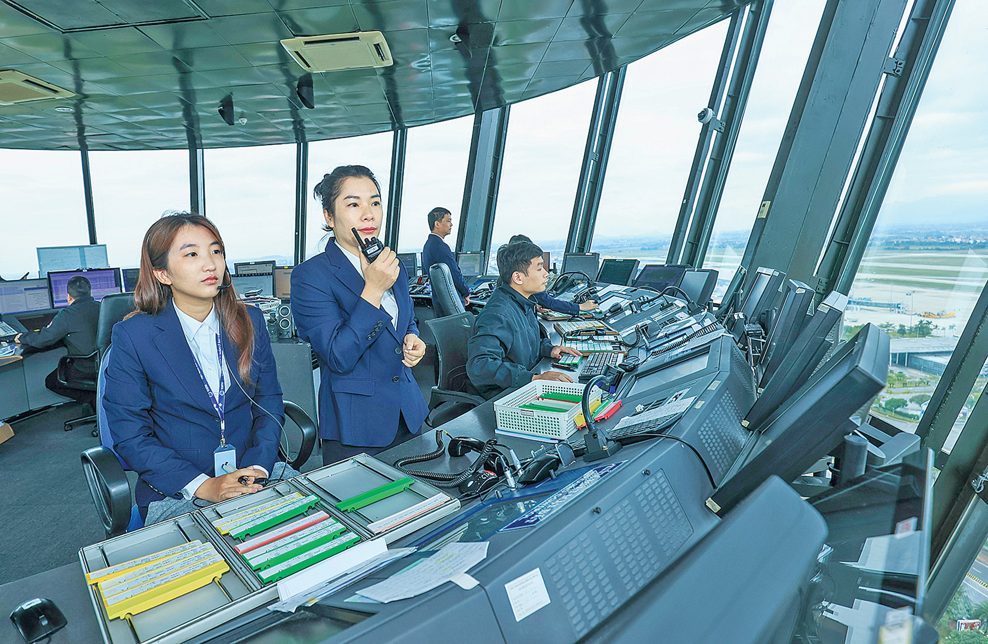 Những &ldquo;đ&ocirc;i mắt&rdquo; của bầu trời- Ảnh 1.