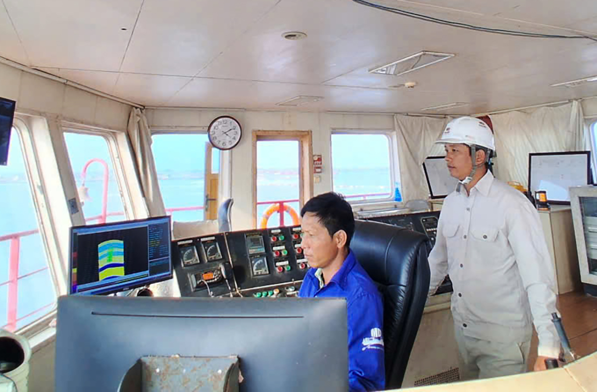 Nghề “cạp đất mà ăn” nơi đầu sóng- Ảnh 1. Nghề “cạp đất mà ăn” nơi đầu sóng- Ảnh 1.