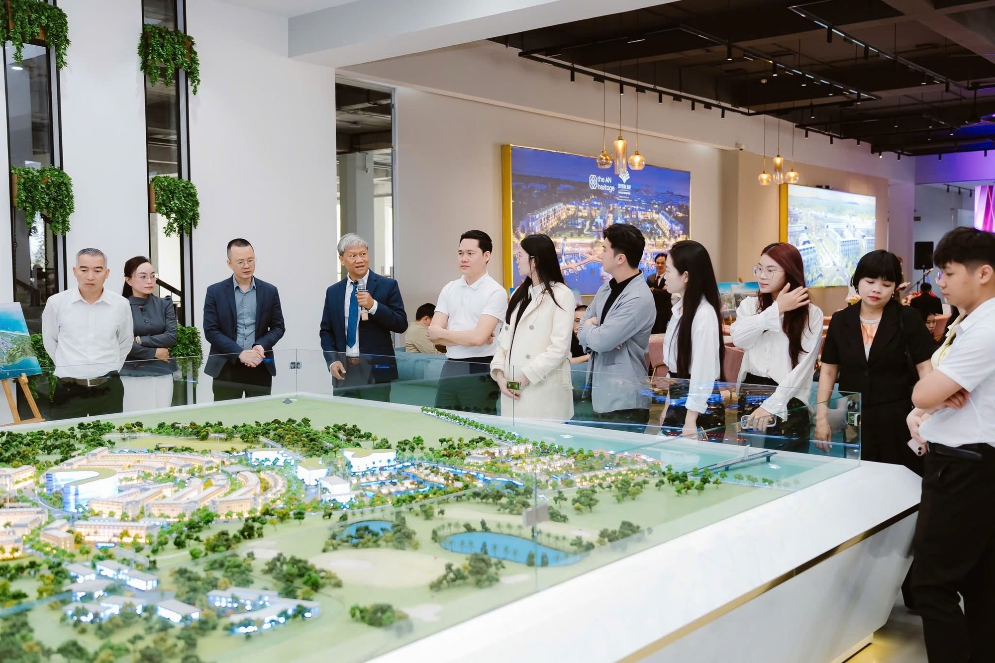 Nhà đầu tư bất động sản trước thềm năm mới: Thận trọng thay cho hưng phấn- Ảnh 3.