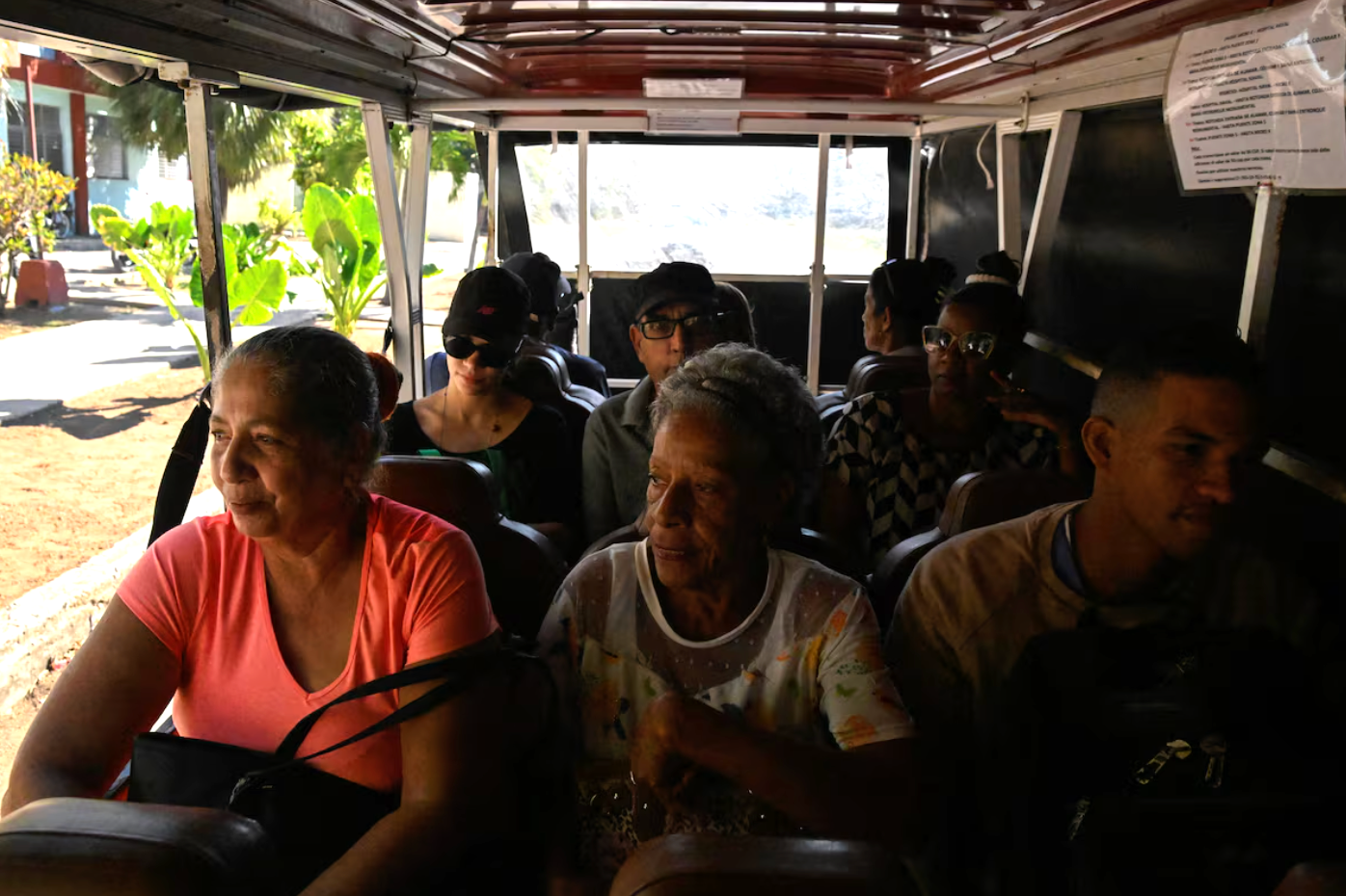 Người d&acirc;n Cuba chuyển sang xe điện trong bối cảnh khủng hoảng xăng dầu- Ảnh 1.