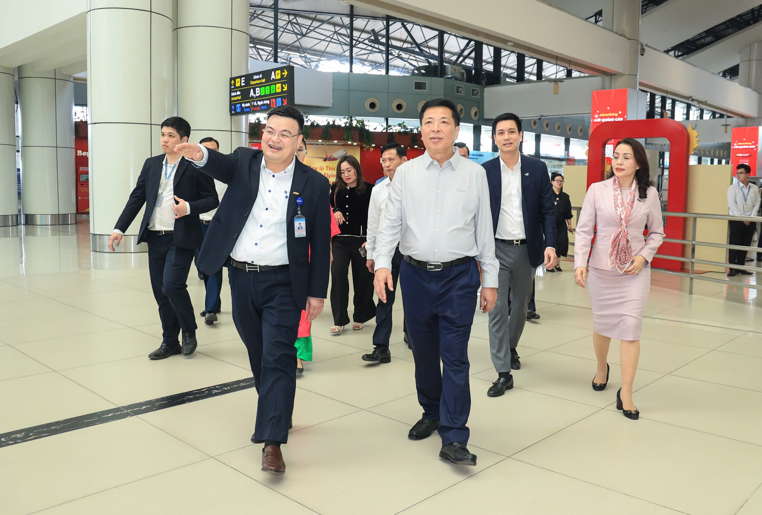 Bộ trưởng Trần Hồng Minh: Phục vụ người dân đi lại an toàn, thuận tiện nhất dịp Tết- Ảnh 1. Bộ trưởng Trần Hồng Minh: Phục vụ người dân đi lại an toàn, thuận tiện nhất dịp Tết- Ảnh 1.