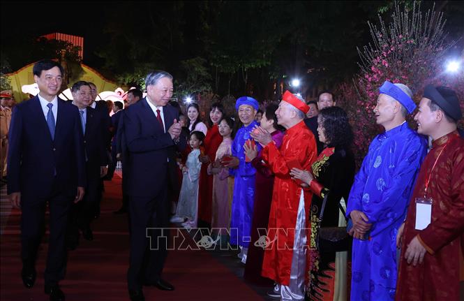 Tổng Bí thư Tô Lâm thăm, chúc Tết Đảng bộ, chính quyền và nhân dân Hà Nội - Ảnh 2. Tổng Bí thư Tô Lâm thăm, chúc Tết Đảng bộ, chính quyền và nhân dân Hà Nội - Ảnh 2.