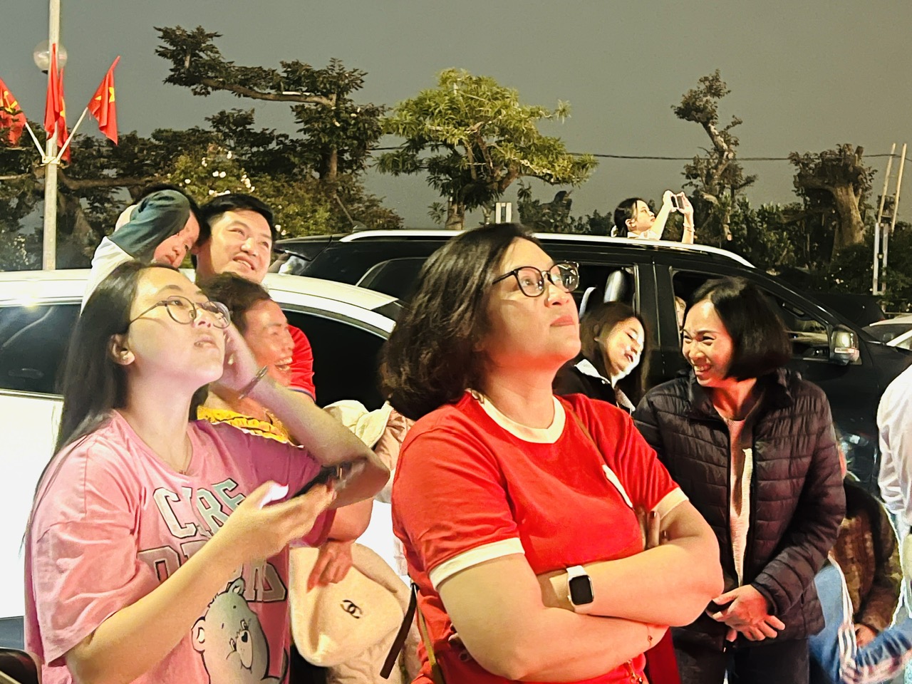 Người d&acirc;n Thủ đ&ocirc; h&aacute;o hức đ&oacute;n Giao thừa B&iacute;nh Ngọ 2026- Ảnh 12.