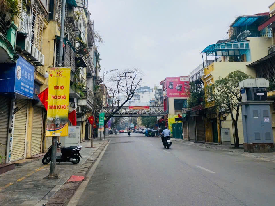 H&agrave; Nội vắng vẻ, b&igrave;nh y&ecirc;n s&aacute;ng m&ugrave;ng 1 Tết B&iacute;nh Ngọ- Ảnh 9.