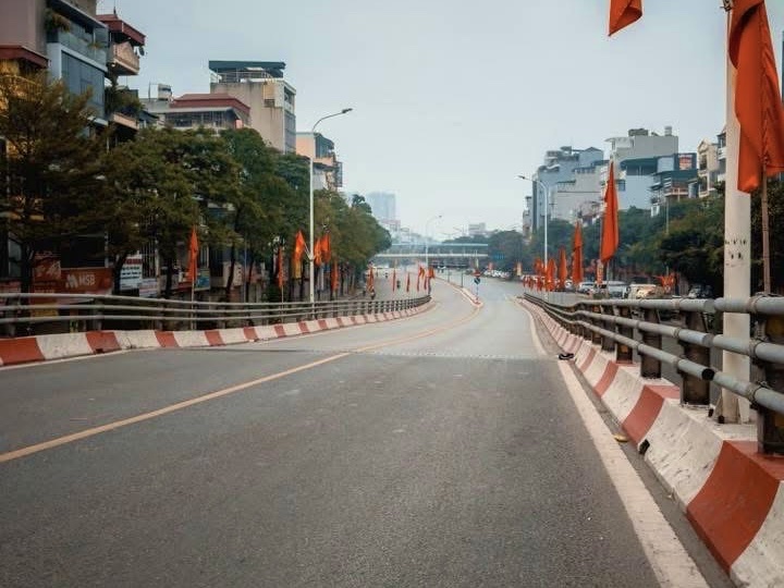 H&agrave; Nội vắng vẻ, b&igrave;nh y&ecirc;n s&aacute;ng m&ugrave;ng 1 Tết B&iacute;nh Ngọ- Ảnh 3.