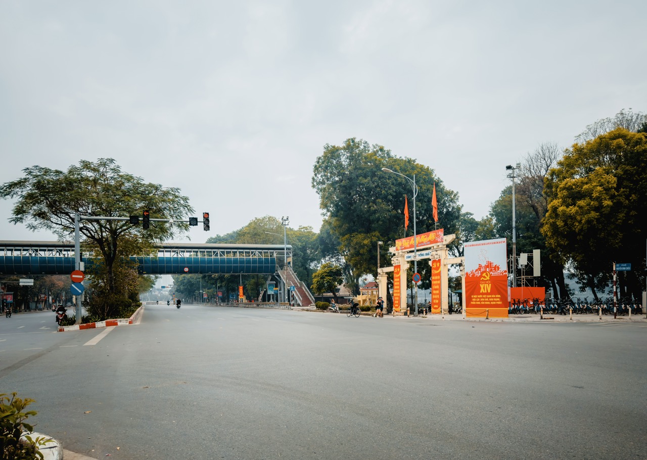 H&agrave; Nội vắng vẻ, b&igrave;nh y&ecirc;n s&aacute;ng m&ugrave;ng 1 Tết B&iacute;nh Ngọ- Ảnh 1.