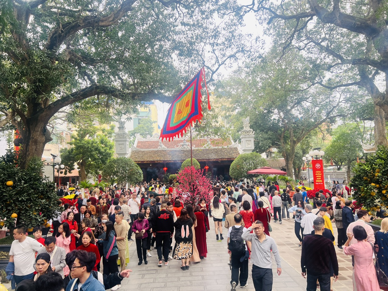 H&agrave; Nội: Người d&acirc;n nườm nượp đi lễ đầu năm- Ảnh 17.
