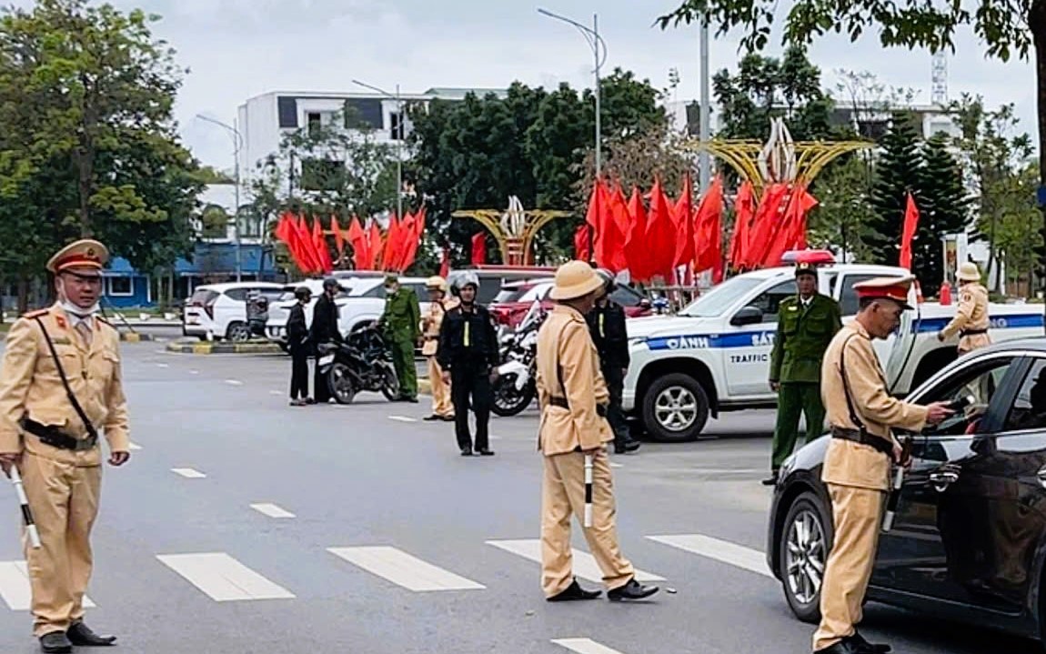 TP.HCM xử lý hơn 1.700 trường hợp vi phạm nồng độ cồn trong 3 ngày Tết- Ảnh 3. Nhiều lái xe vi phạm nồng độ cồn bị xử phạt trong ngày đầu năm mới