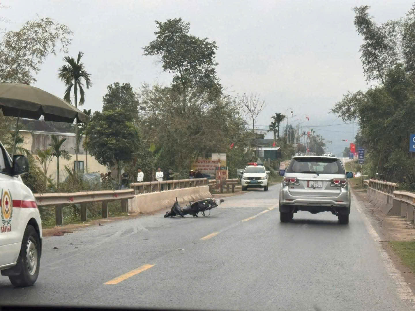 Nam thanh niên ở Nghệ An gặp tai nạn tử vong trên đường đi chúc Tết- Ảnh 1. Nam thanh niên ở Nghệ An gặp tai nạn tử vong trên đường đi chúc Tết- Ảnh 1.