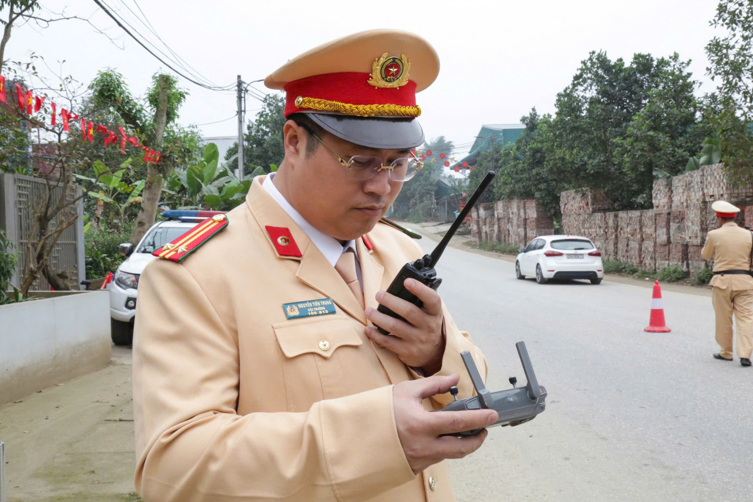 CSGT L&agrave;o Cai d&ugrave;ng flycam ph&aacute;t hiện vi phạm nồng độ cồn- Ảnh 1.