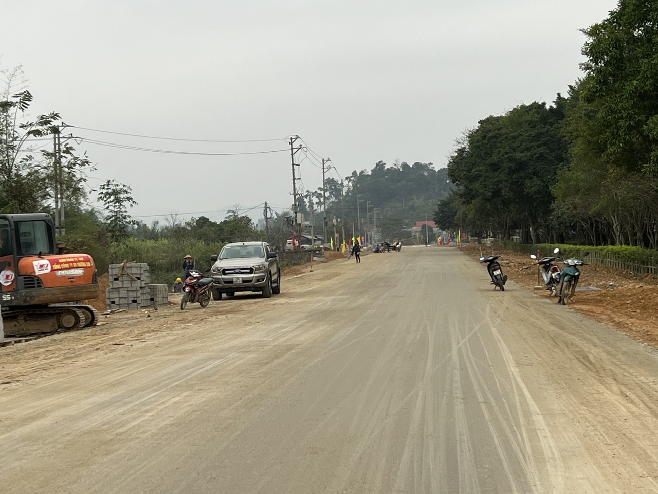 Đ&oacute;n Tết tr&ecirc;n c&ocirc;ng trường, Đường c&aacute;ch mạng T&acirc;n Tr&agrave;o - Trung Y&ecirc;n đẩy nhanh tiến độ- Ảnh 2.