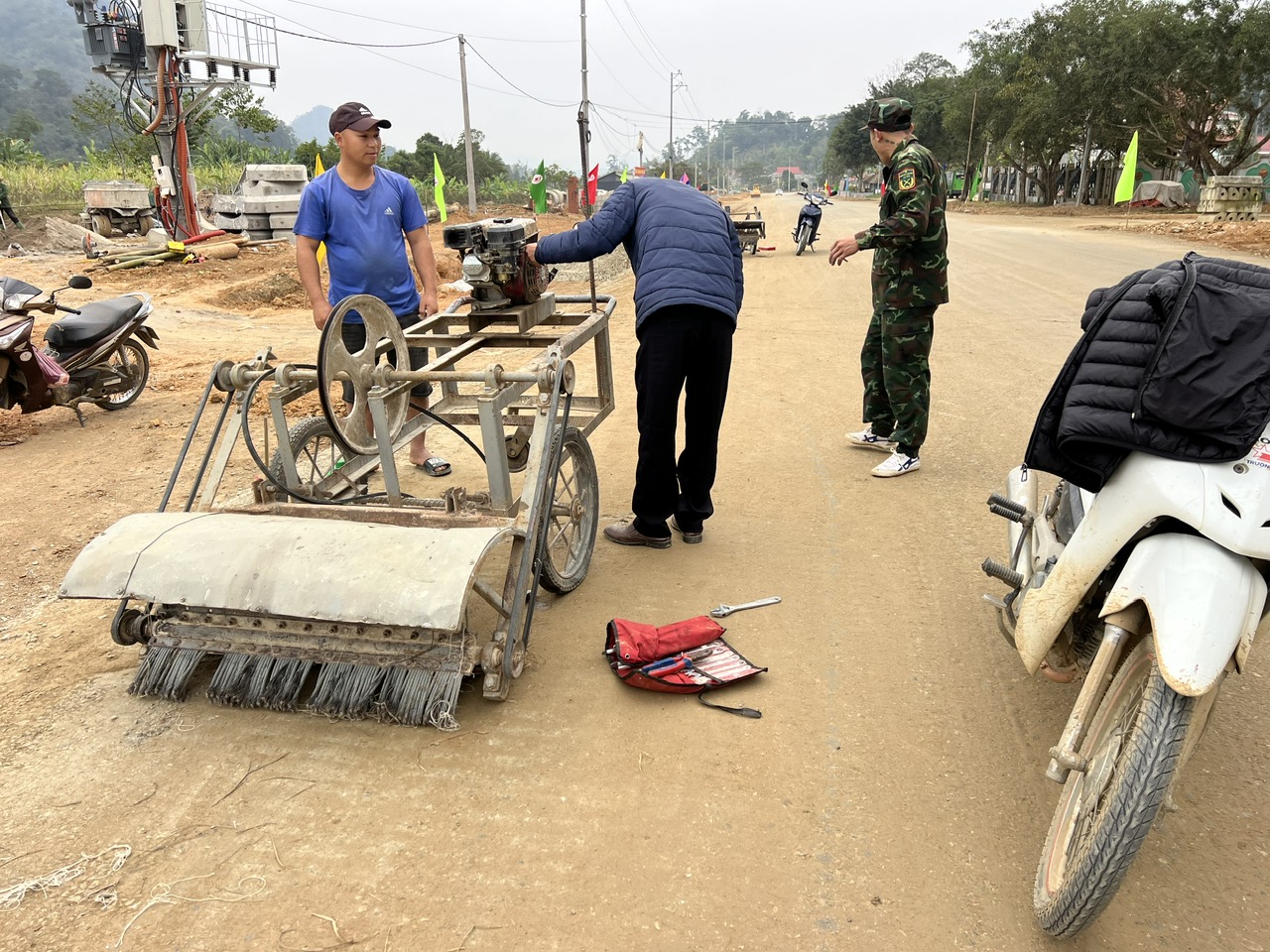 Đ&oacute;n Tết tr&ecirc;n c&ocirc;ng trường, Đường c&aacute;ch mạng T&acirc;n Tr&agrave;o - Trung Y&ecirc;n đẩy nhanh tiến độ- Ảnh 4.