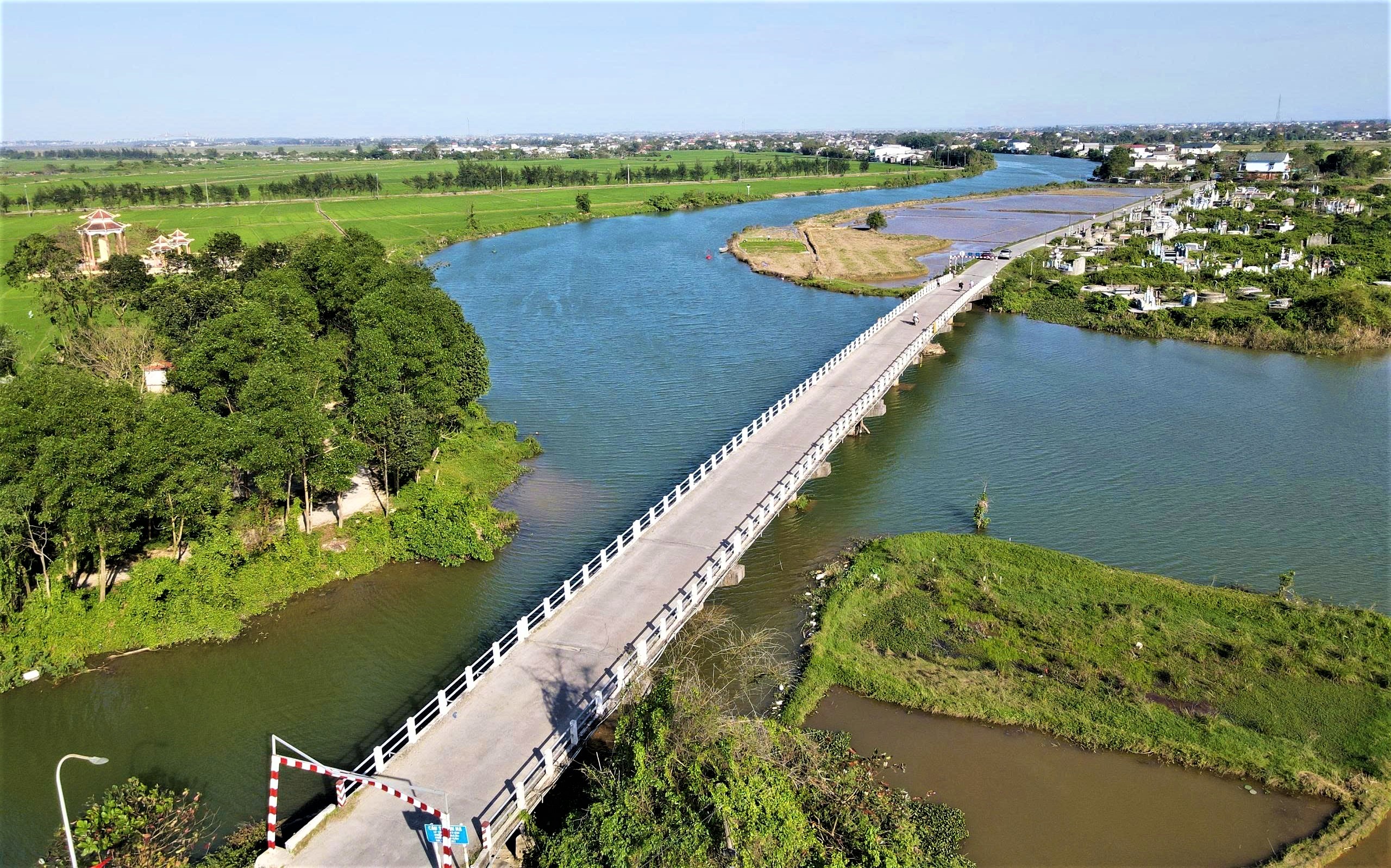 Huế: Cầu tr&ecirc;n tỉnh lộ 4 sụt l&uacute;n mố trụ, xuống cấp nghi&ecirc;m trọng- Ảnh 14.