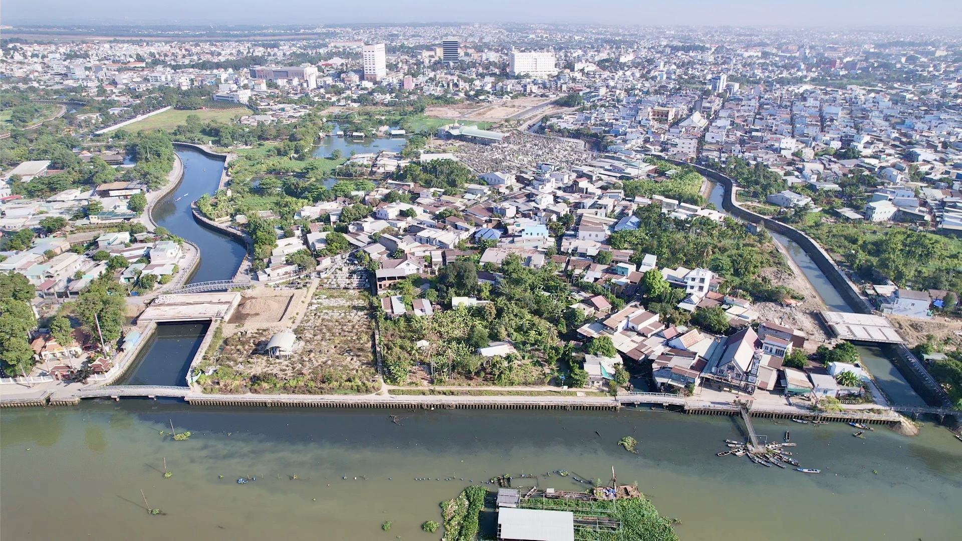 Tuyến ch&iacute;nh đường ven s&ocirc;ng C&aacute;i sẵn s&agrave;ng cho ng&agrave;y khởi c&ocirc;ng, mở trục cảnh quan đ&ocirc; thị mới- Ảnh 8.