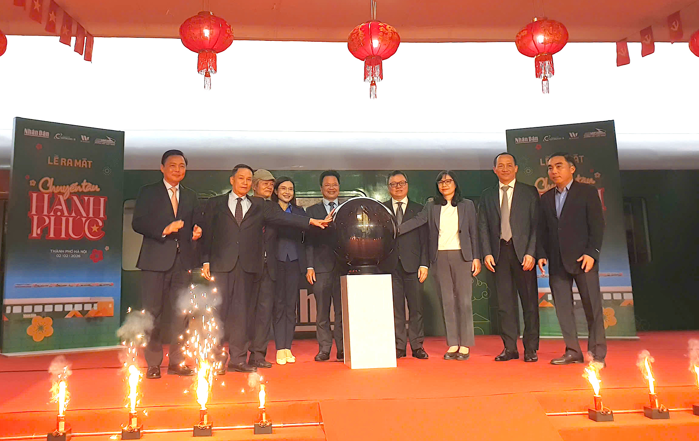 Lần đầu ti&ecirc;n, một đo&agrave;n t&agrave;u kể c&acirc;u chuyện hạnh ph&uacute;c của người Việt- Ảnh 1.