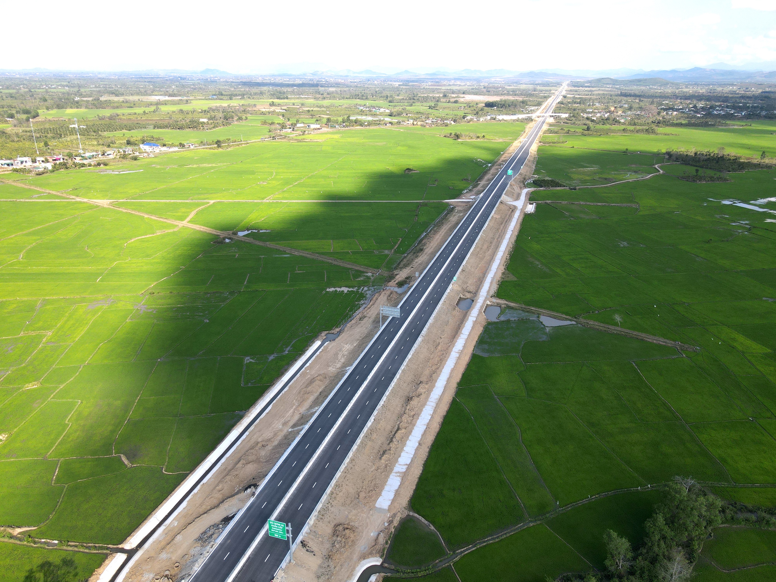 Cao tốc Khánh Hòa - Buôn Ma Thuột kết nối rừng - biển sắp đưa vào khai thác- Ảnh 15. Cao tốc Khánh Hòa - Buôn Ma Thuột kết nối rừng - biển sắp đưa vào khai thác- Ảnh 15.