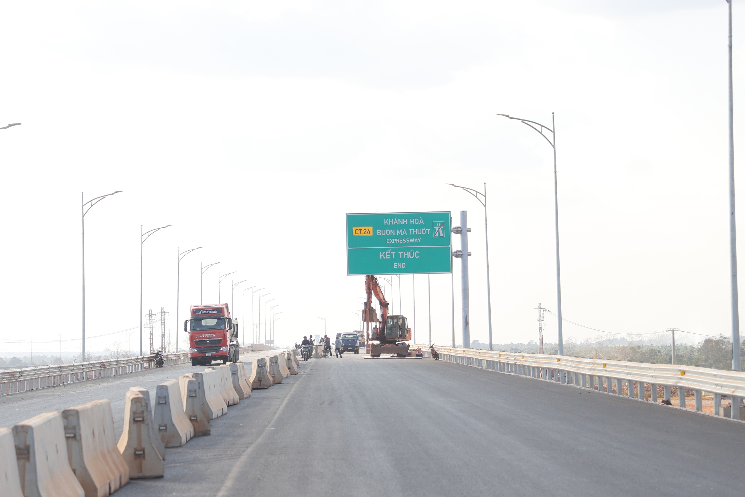 Cao tốc Khánh Hòa - Buôn Ma Thuột kết nối rừng - biển sắp đưa vào khai thác- Ảnh 14. Cao tốc Khánh Hòa - Buôn Ma Thuột kết nối rừng - biển sắp đưa vào khai thác- Ảnh 14.