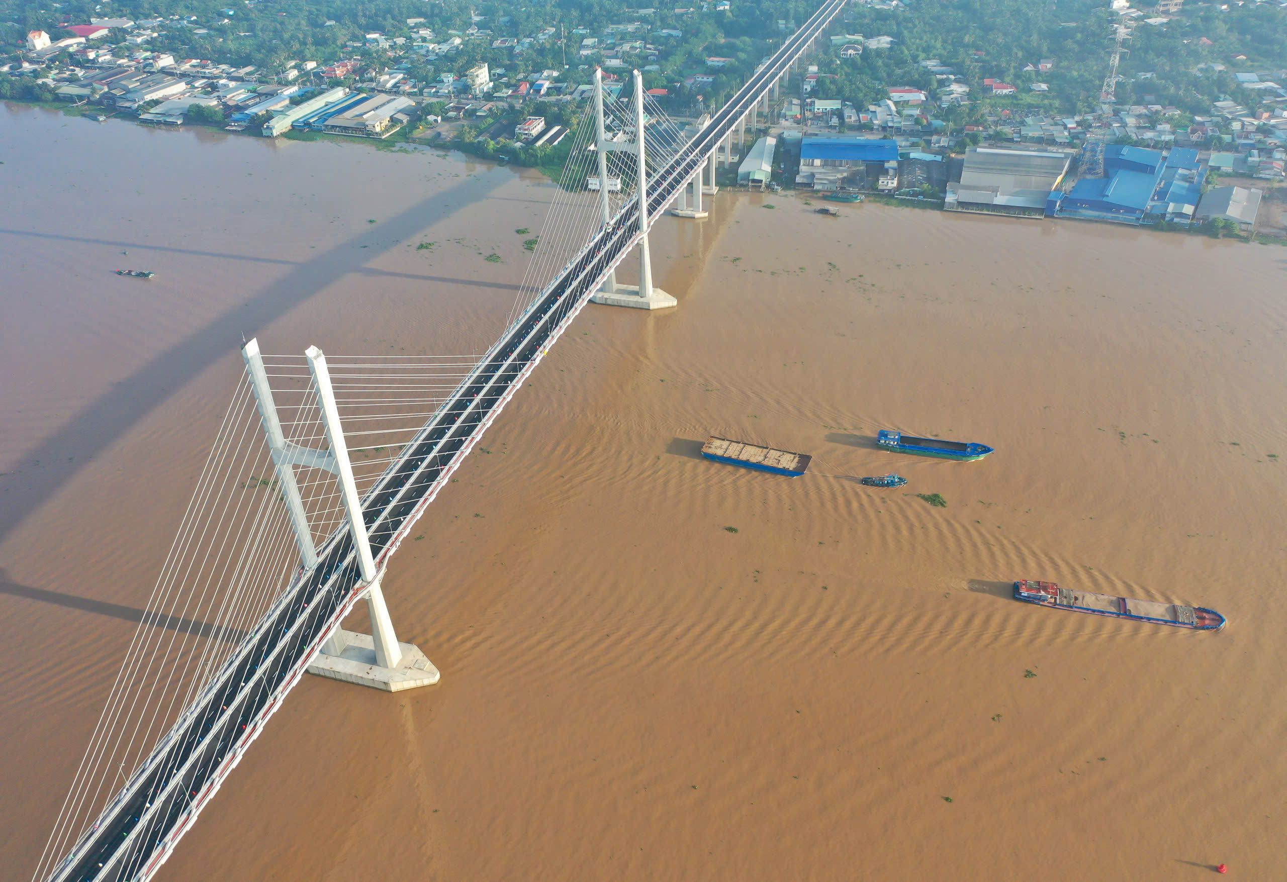 Cửa ngõ miền Tây "khoác áo mới" nhờ những cây cầu nghìn tỷ bắc qua sông Tiền- Ảnh 6. Cửa ngõ miền Tây "khoác áo mới" nhờ những cây cầu nghìn tỷ bắc qua sông Tiền- Ảnh 6.