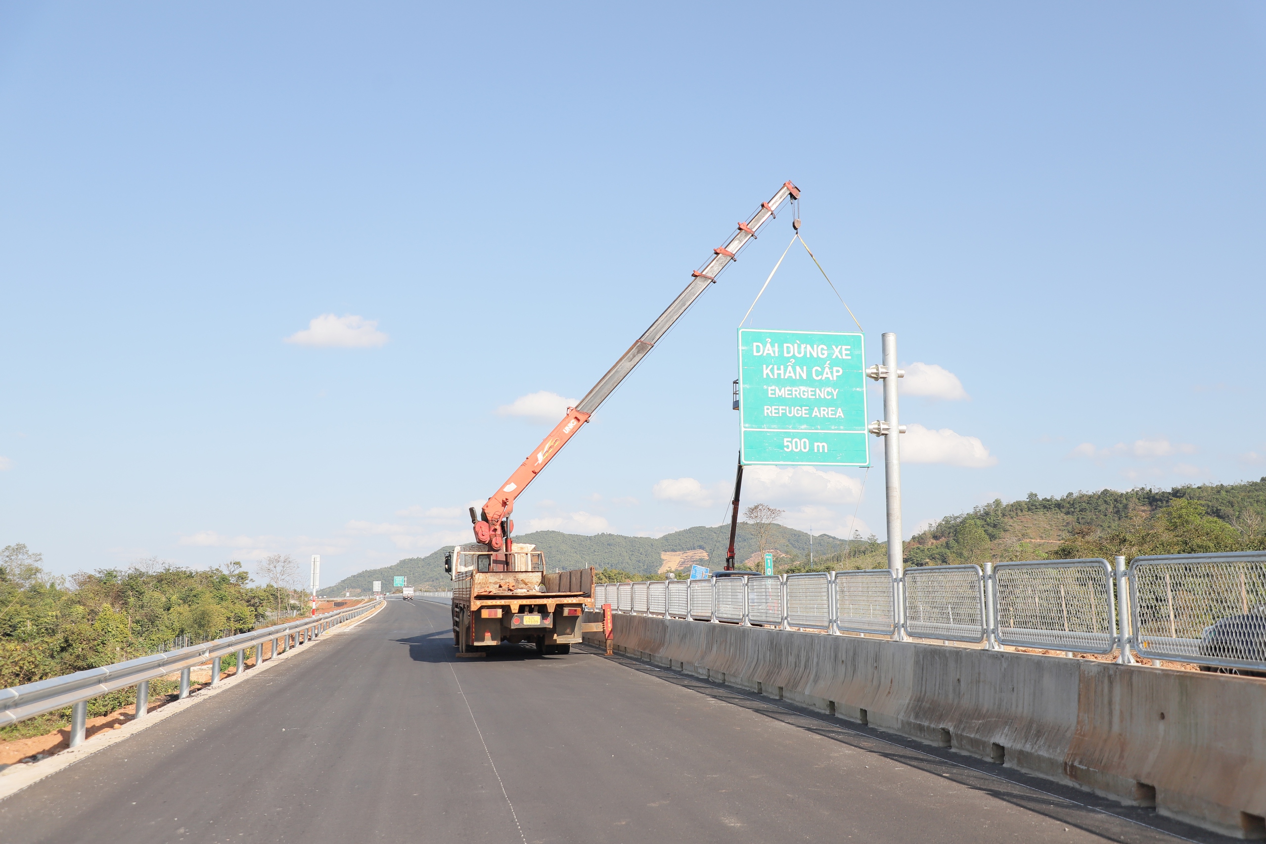 Cao tốc Khánh Hòa - Buôn Ma Thuột kết nối rừng - biển sắp đưa vào khai thác- Ảnh 6. Cao tốc Khánh Hòa - Buôn Ma Thuột kết nối rừng - biển sắp đưa vào khai thác- Ảnh 6.