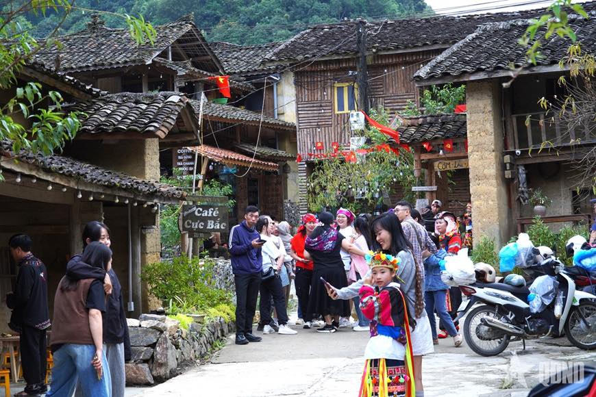 Tuyên Quang: Hàng vạn du khách đến các điểm du lịch cực Bắc- Ảnh 4. Tuyên Quang: Hàng vạn du khách đến các điểm du lịch cực Bắc- Ảnh 4.