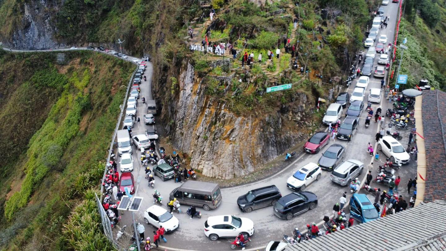 Tuyên Quang: Hàng vạn du khách đến các điểm du lịch cực Bắc- Ảnh 1. Tuyên Quang: Hàng vạn du khách đến các điểm du lịch cực Bắc- Ảnh 1.