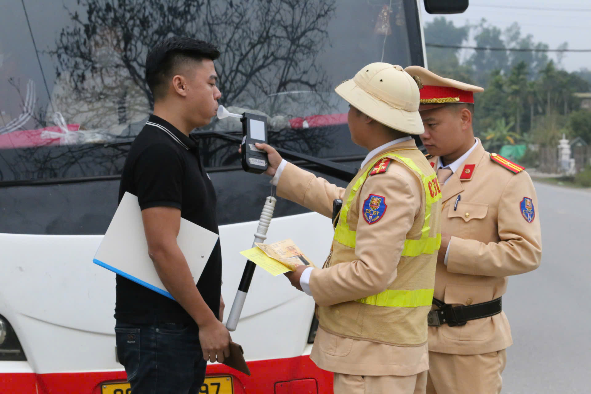 Phú Thọ: 29 tài xế bị tước giấy phép lái xe dịp nghỉ tết Nguyên đán- Ảnh 5. Phú Thọ: 29 tài xế bị tước giấy phép lái xe dịp nghỉ tết Nguyên đán- Ảnh 5.