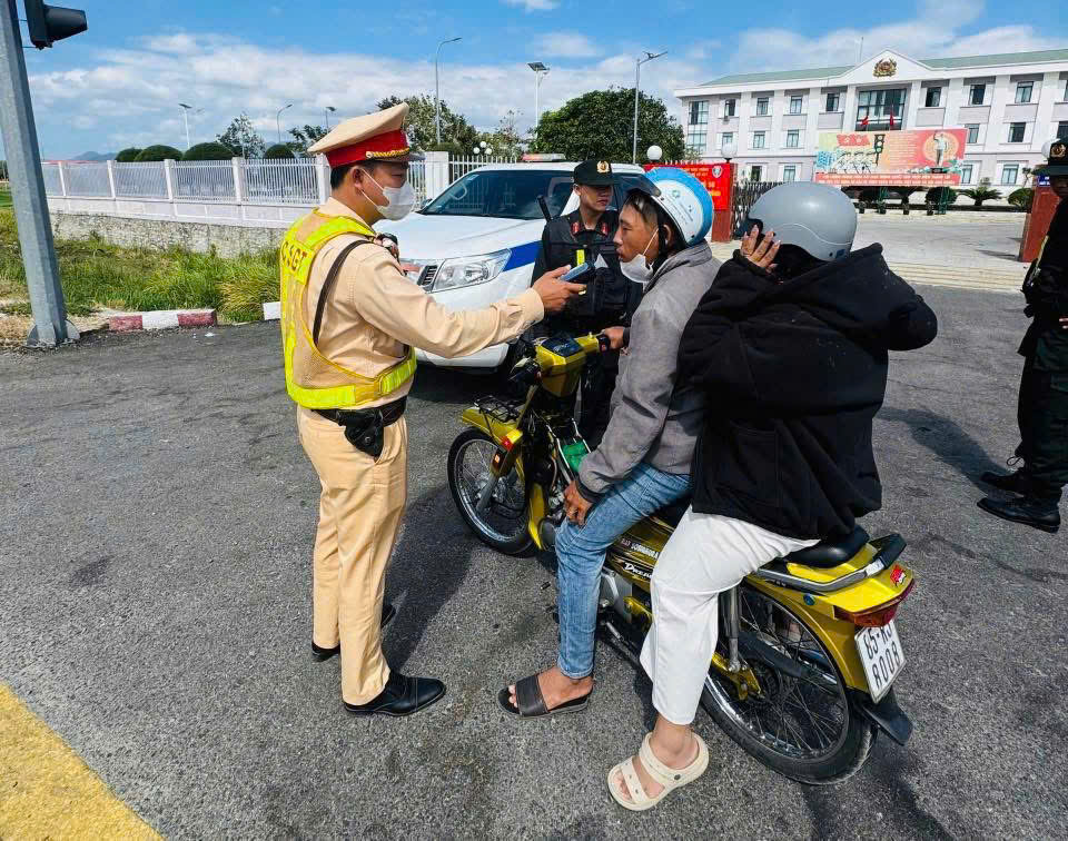 Kh&aacute;nh H&ograve;a xử l&yacute; 272 trường hợp vi phạm nồng độ cồn trong 7 ng&agrave;y Tết- Ảnh 2.