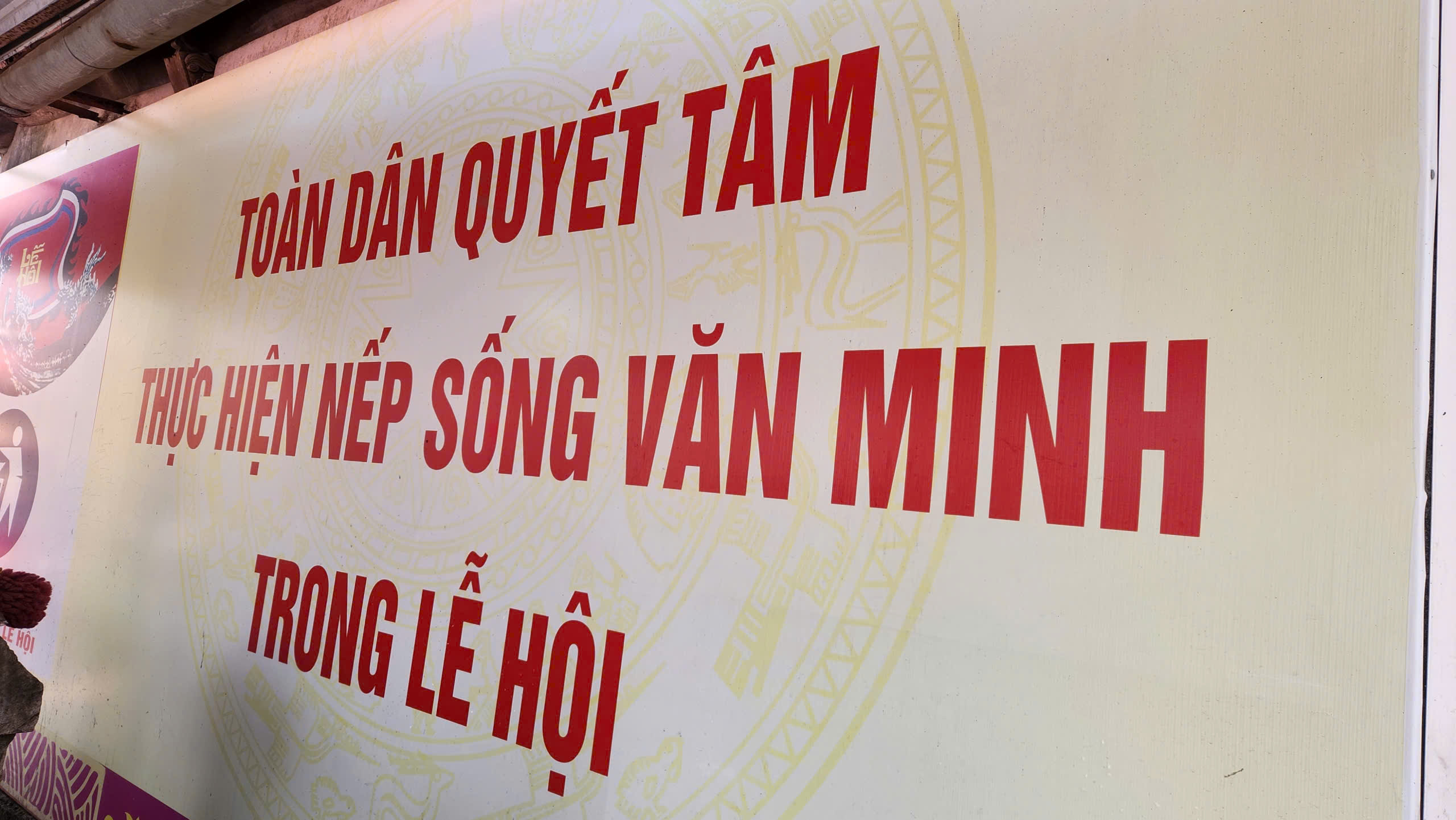 Du kh&aacute;ch đổ về đền Tranh tăng đột biến ngay những ng&agrave;y đầu năm mới- Ảnh 14.