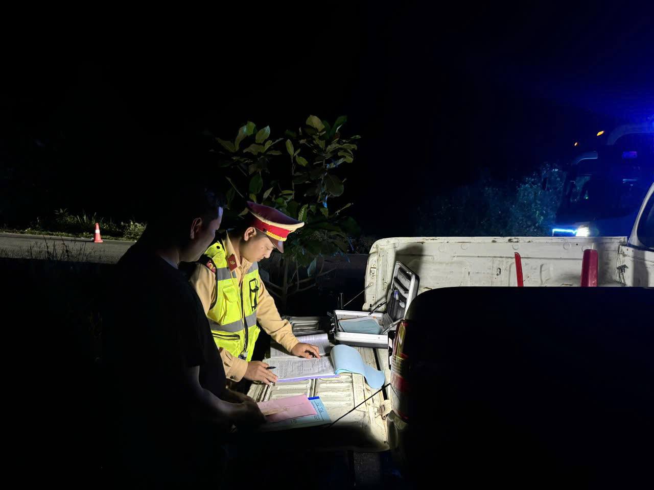 Đ&agrave; Nẵng: Xe kh&aacute;ch giường nằm 43 chỗ nhồi nh&eacute;t 60 người bị phạt đến 127 triệu đồng- Ảnh 2.