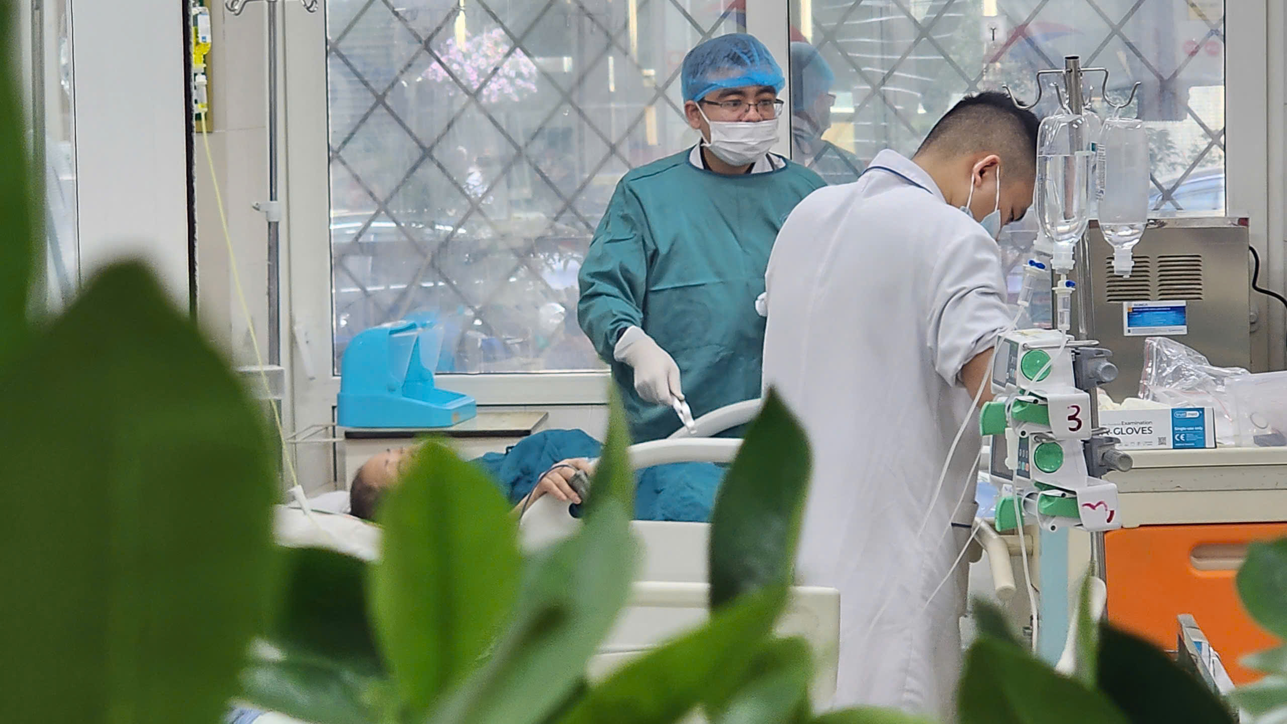 Cấp cứu tại Bệnh viện Bạch Mai tăng đột biến trong Tết- Ảnh 5.