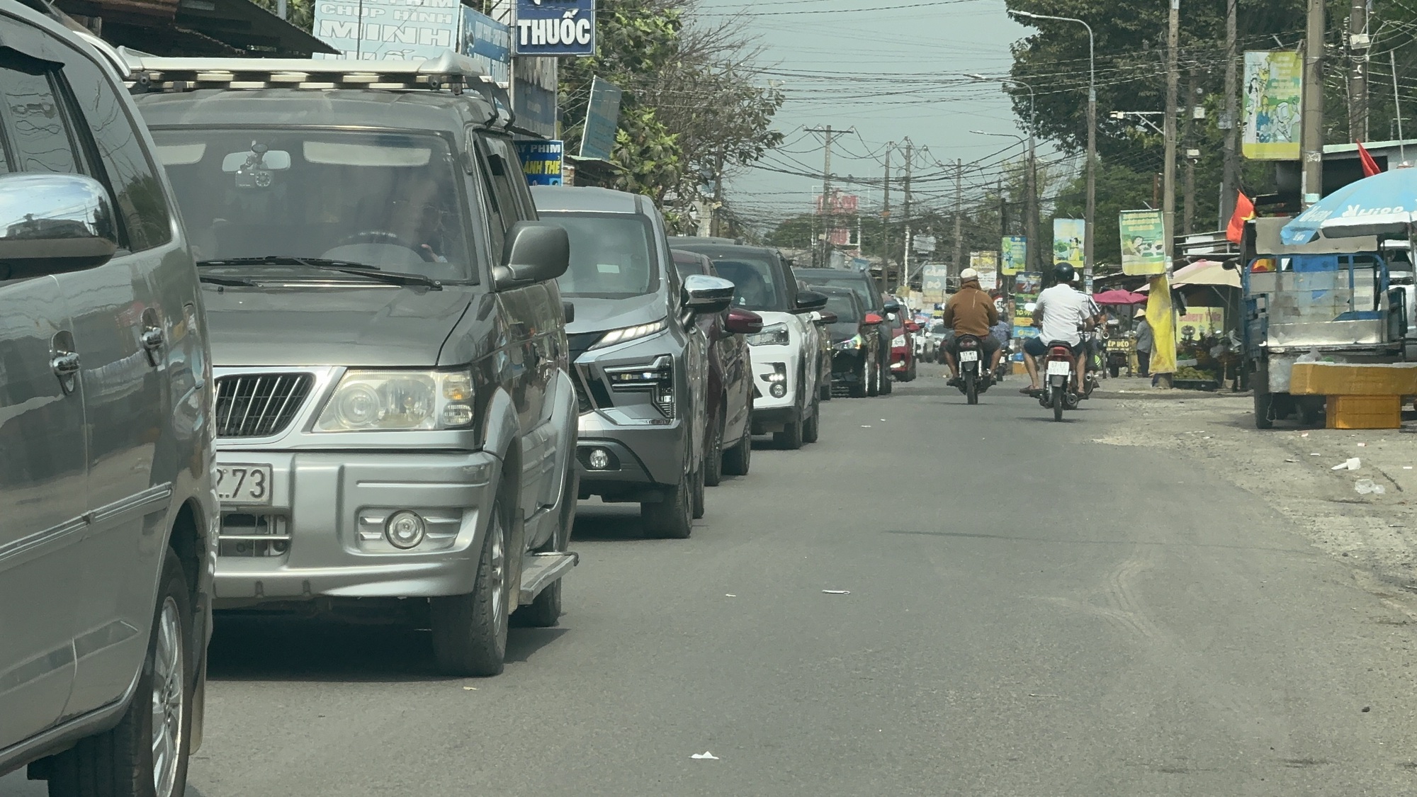 D&ograve;ng xe từ biển trở lại th&agrave;nh phố, cửa ng&otilde; Đồng Nai &ugrave;n ứ m&ugrave;ng 5 Tết- Ảnh 2.