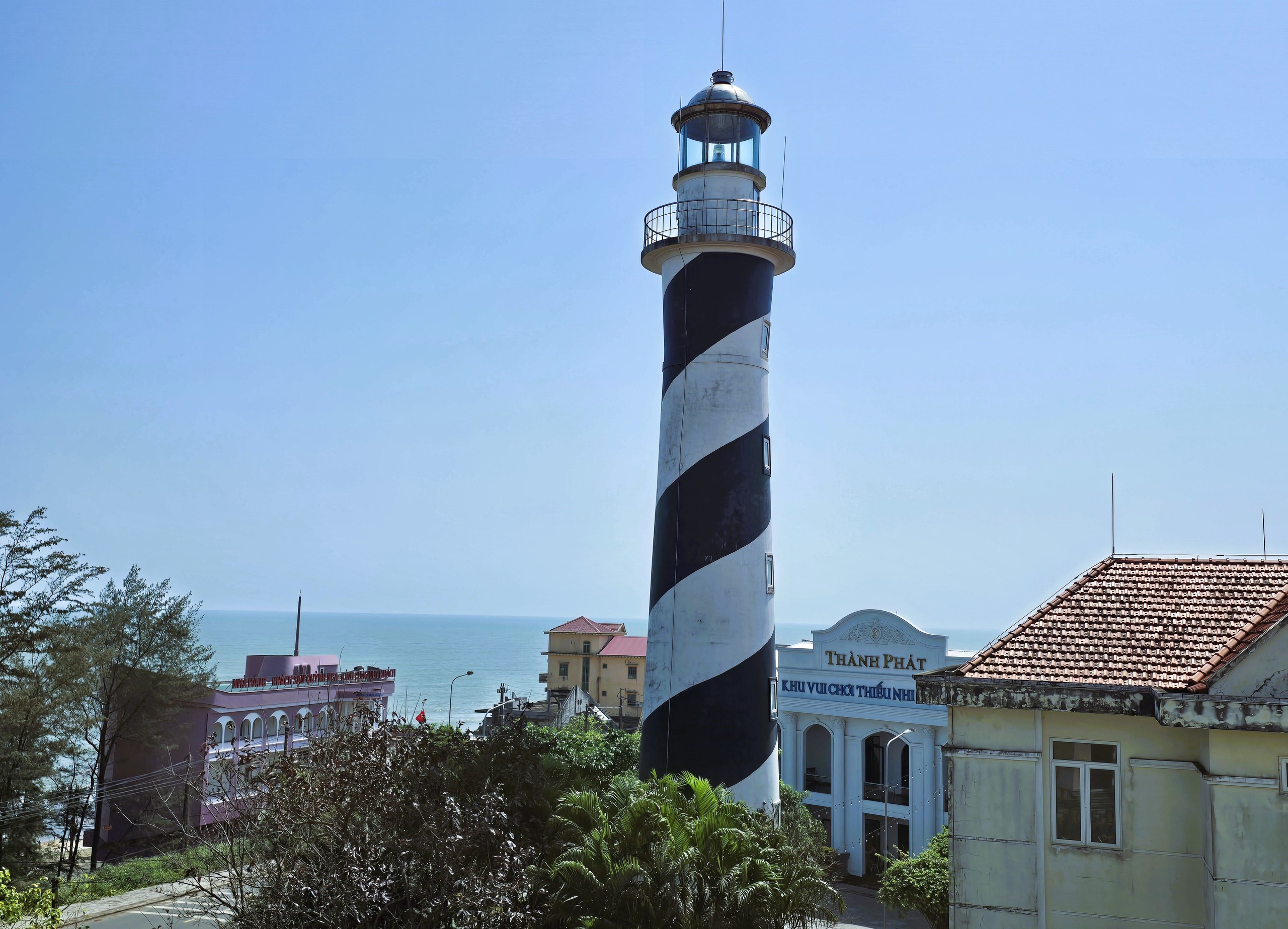 Ngắm những ngọn hải đăng h&igrave;nh hộp, h&igrave;nh &ldquo;ống kh&oacute;i&rdquo; độc đ&aacute;o ở Quảng Trị- Ảnh 5.