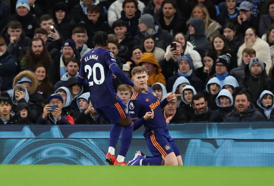 Đánh bại Newcastle, Man City rút ngắn cách biệt với Arsenal- Ảnh 2. Đánh bại Newcastle, Man City rút ngắn cách biệt với Arsenal- Ảnh 2.