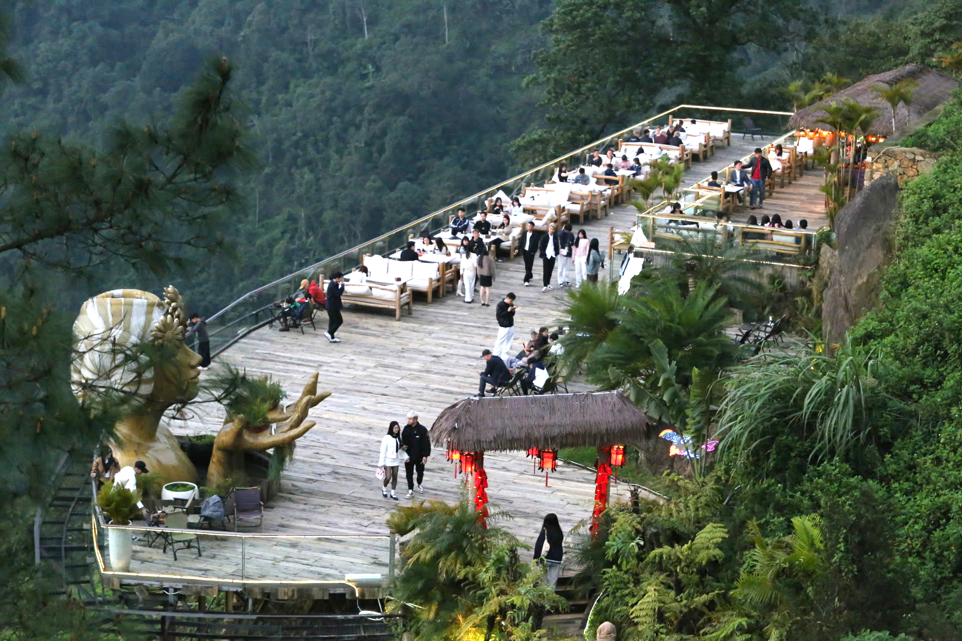 Tam Đảo h&uacute;t kh&aacute;ch ng&agrave;y đầu năm mới B&iacute;nh Ngọ 2026- Ảnh 14.