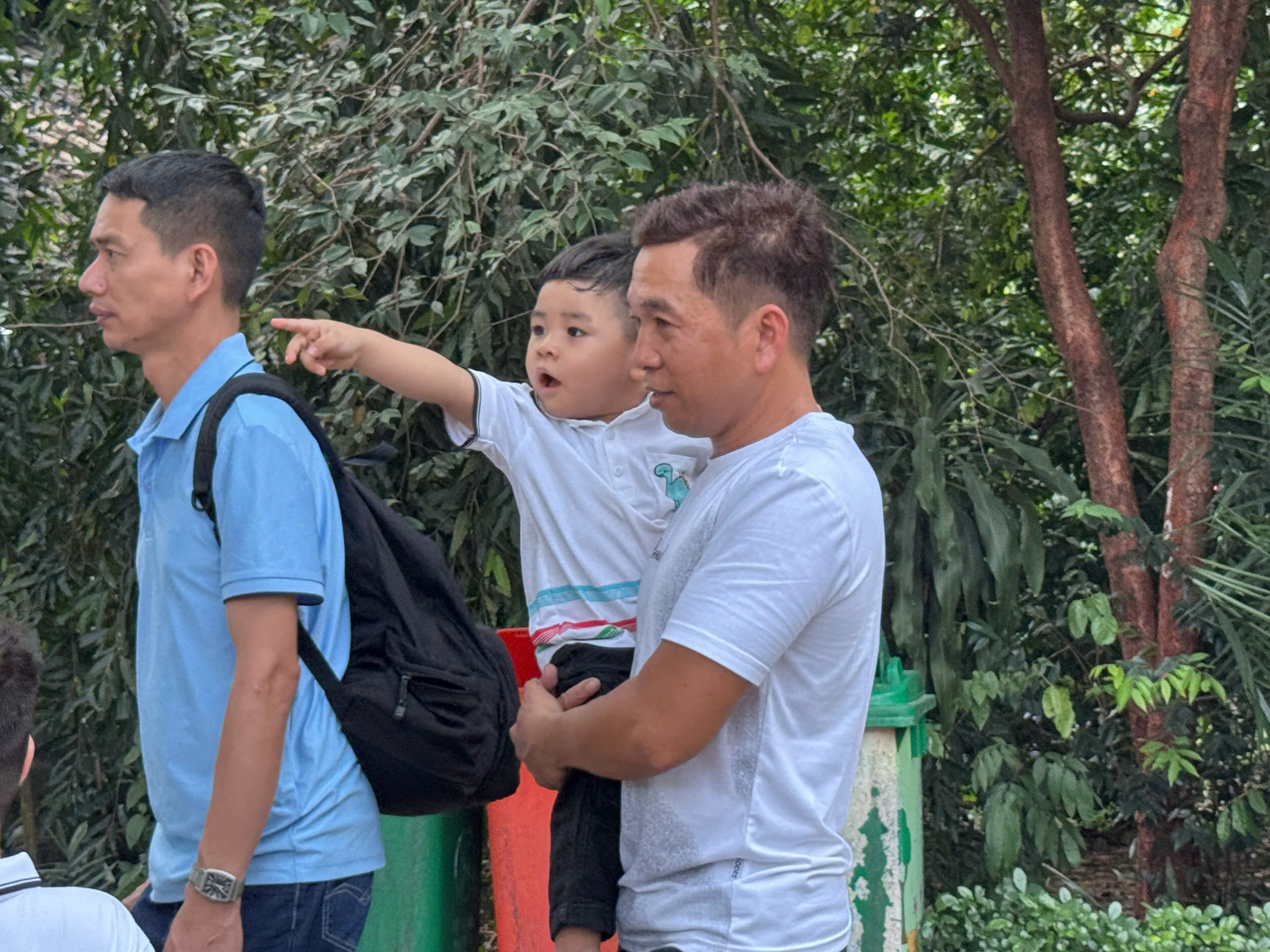 TP.HCM: Các điểm vui chơi, nhà ga metro đông nghẹt ngày mùng 5 Tết- Ảnh 5. TP.HCM: Các điểm vui chơi, nhà ga metro đông nghẹt ngày mùng 5 Tết- Ảnh 5.