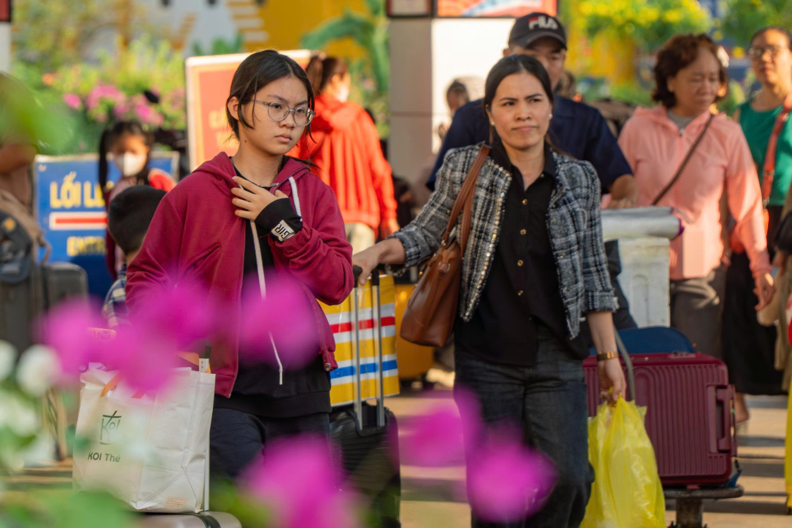 Ngày cuối nghỉ Tết, giao thông TP.HCM căng thẳng, nhiều nơi kẹt xe kéo dài- Ảnh 13. Ngày cuối nghỉ Tết, giao thông TP.HCM căng thẳng, nhiều nơi kẹt xe kéo dài- Ảnh 13.