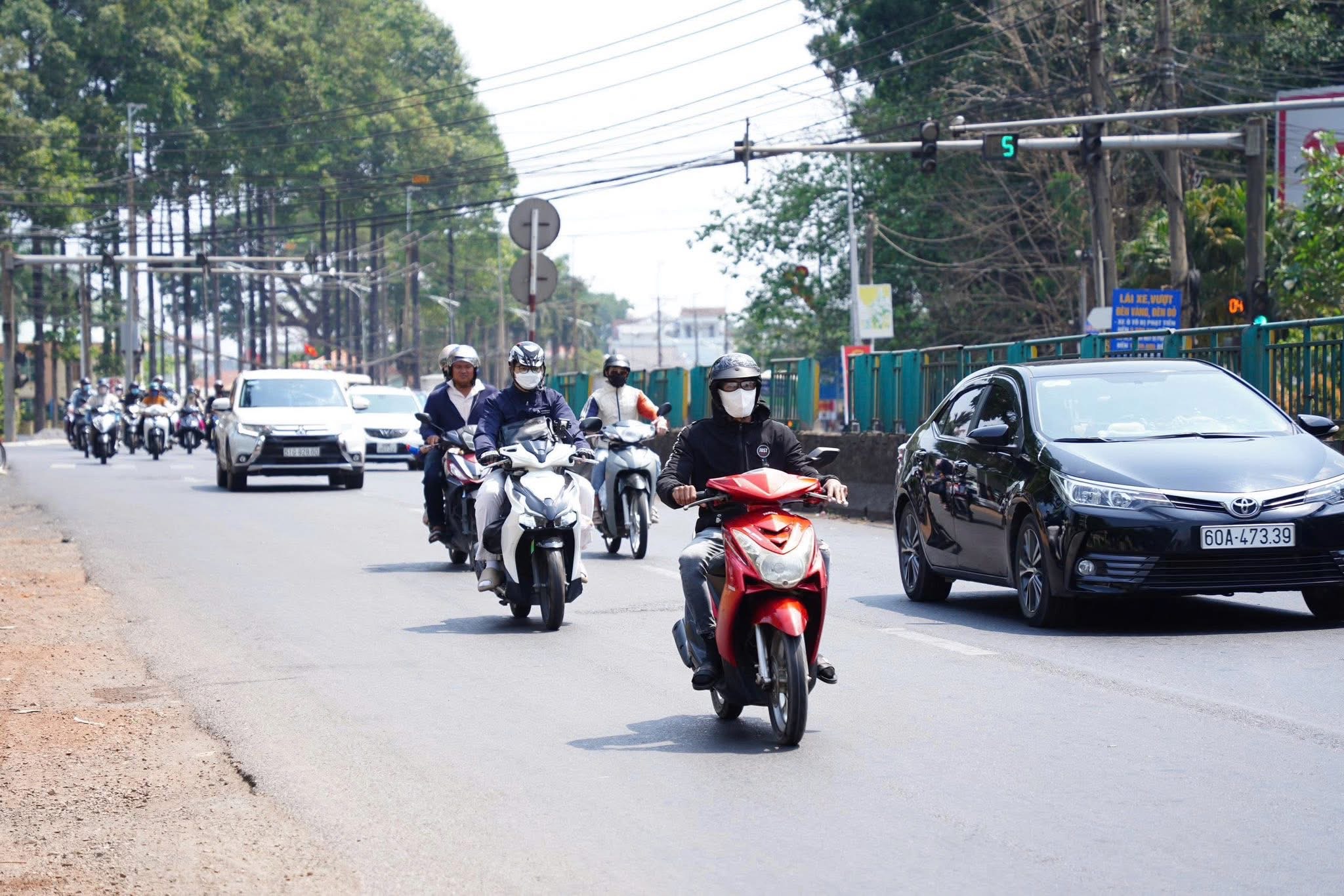7 &ocirc; t&ocirc; va chạm li&ecirc;n ho&agrave;n tr&ecirc;n cao tốc Phan Thiết - Dầu Gi&acirc;y g&acirc;y &ugrave;n tắc k&eacute;o d&agrave;i- Ảnh 4.
